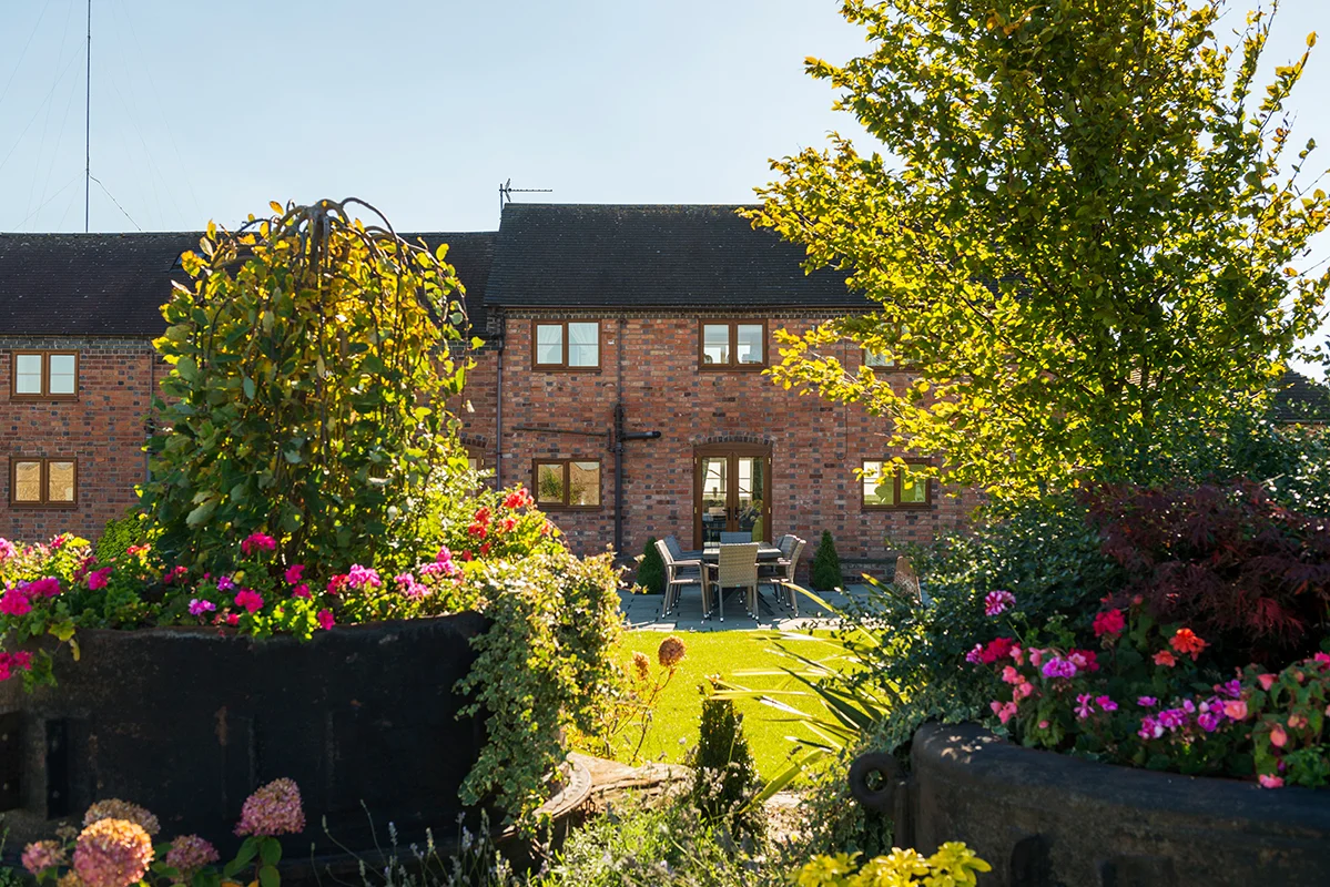 Exterior045.jpg