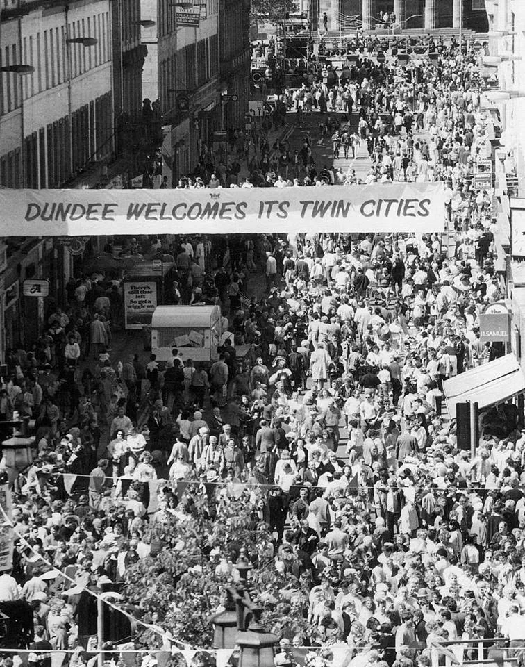 Dundee 800 Celebrations 1991.JPG