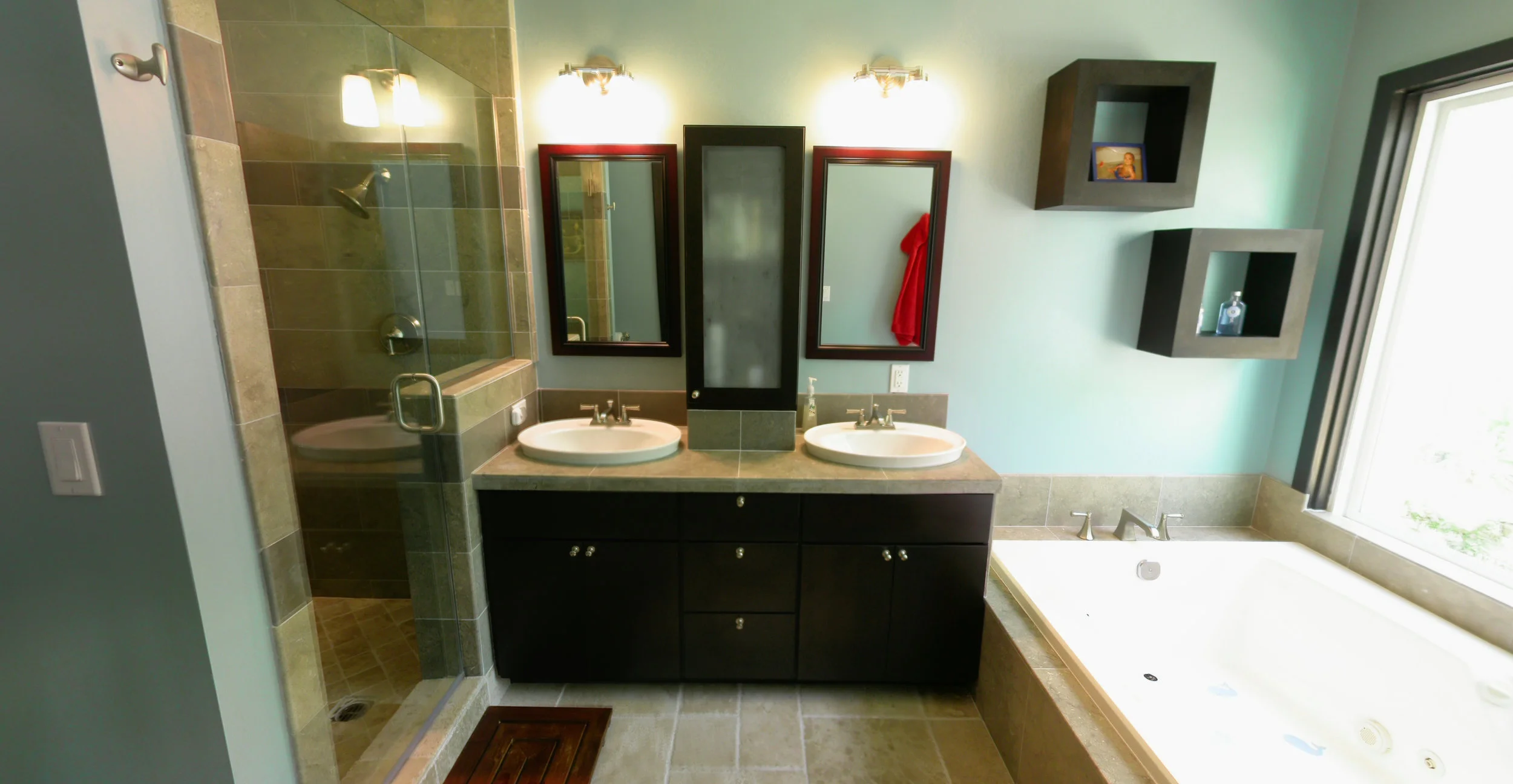Emigh_Master_Bath_flat.jpg