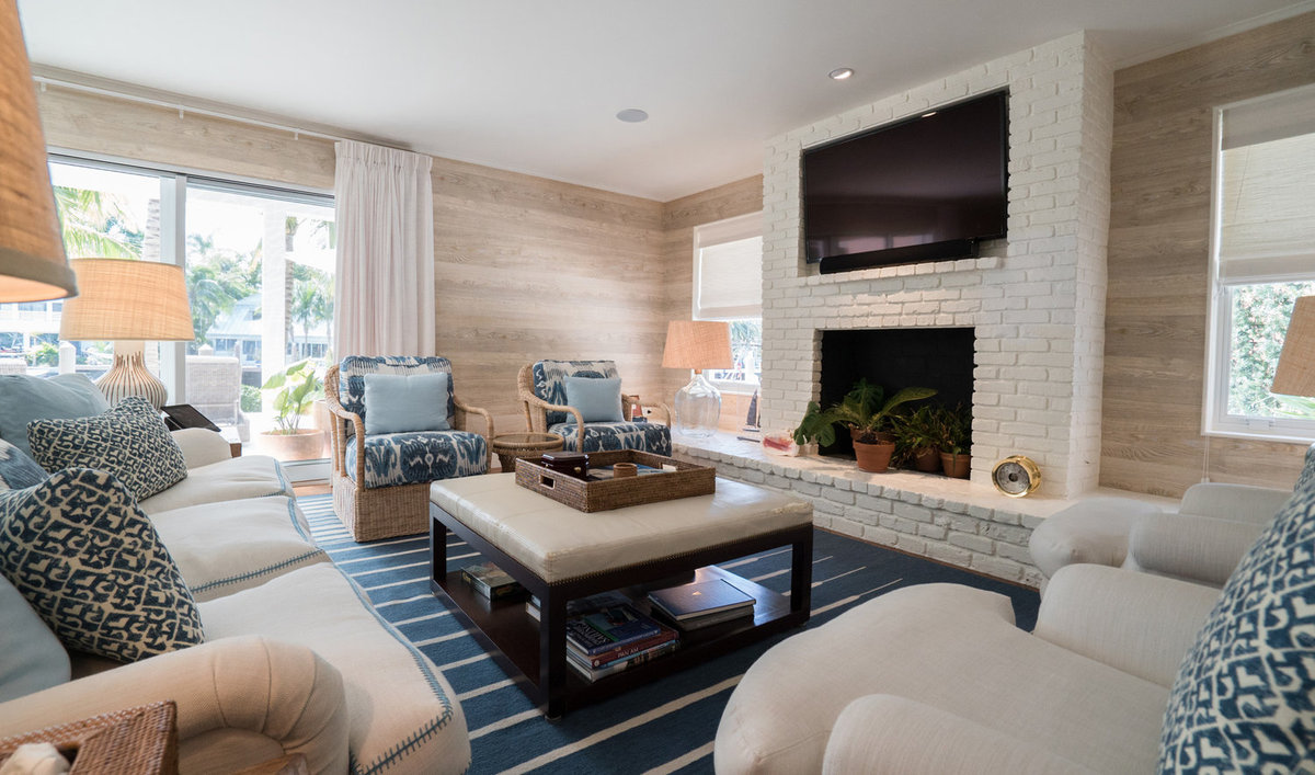 1616 Fireplace.jpg