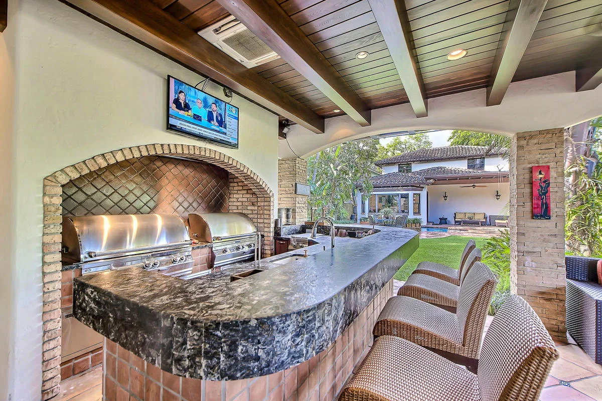 605 se 9th ave fort lauderdale-large-031-32-outdoor kitchen-1500x1000-72dpi.jpg