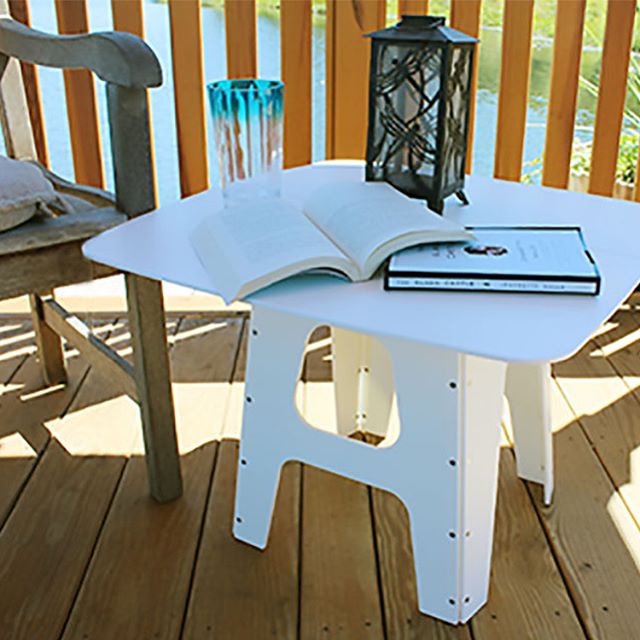 One can enjoy a snappytable everyday! No matter where you are!! #outside #gazebo #reading #eating #onthego #foldable #portable #useful #tinyliving #tinyhouse #creative #boating #beach #soccer #tailgate #camping #rv #patio #handmade #madeinusa