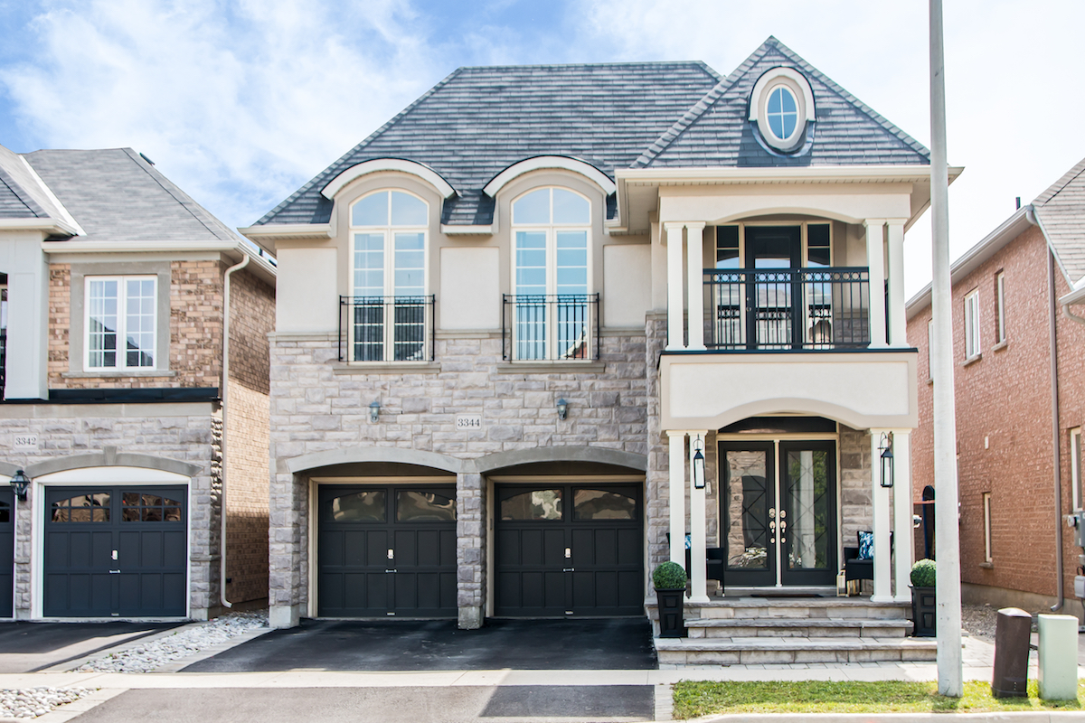 3344 Moses Way - Front View