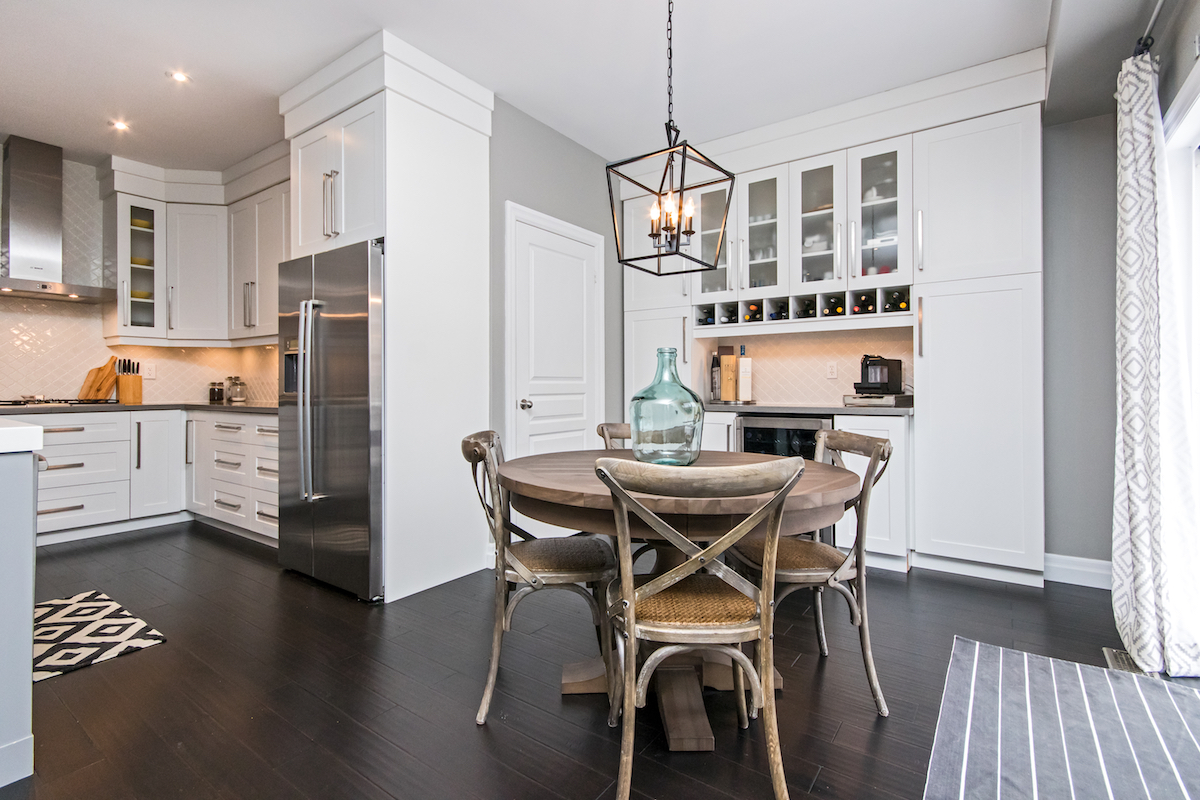 3344 Moses Way - Small Eating Area