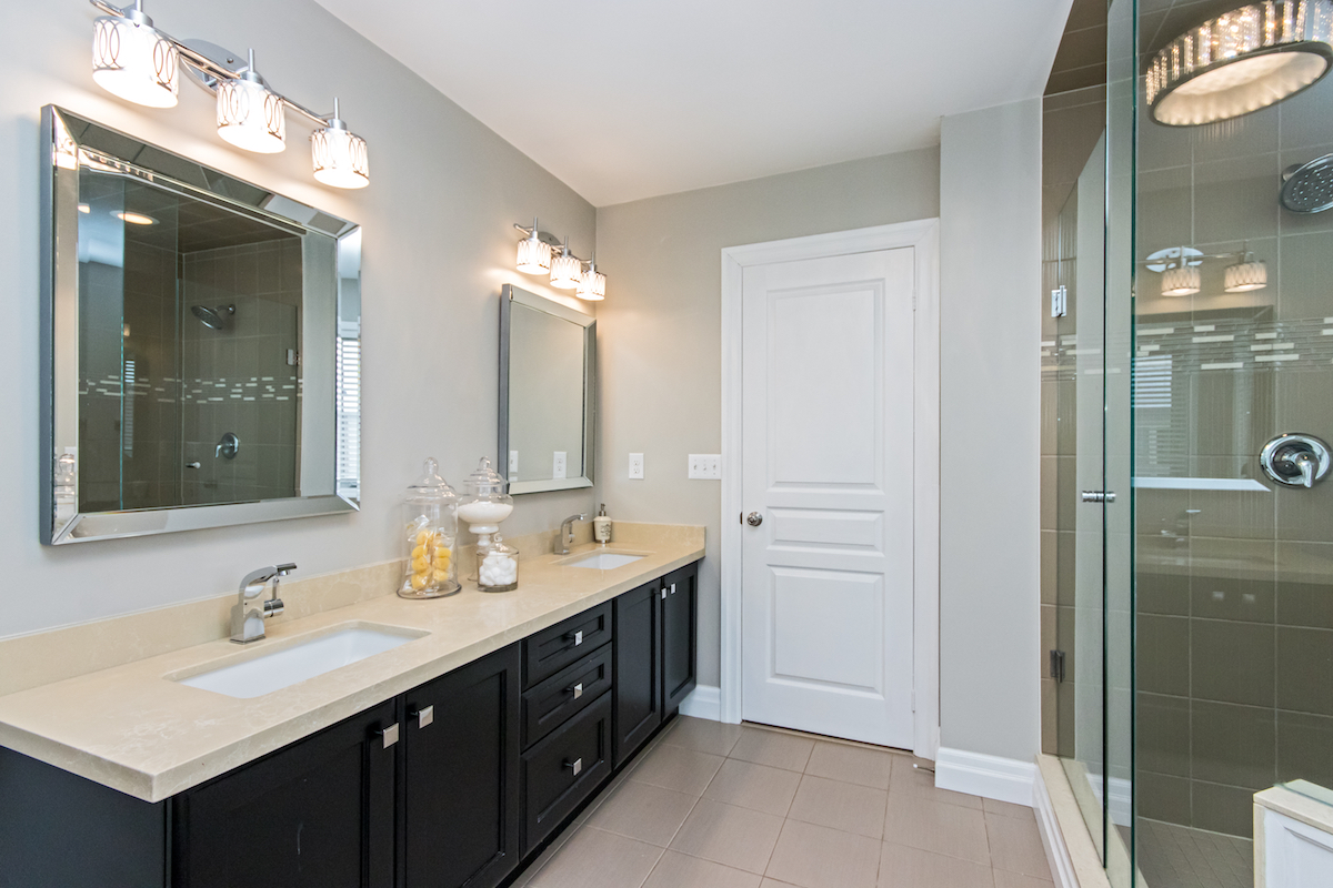 3344 Moses Way - Ensuite Bathroom with View of Walk In Shower - Alternative Angle