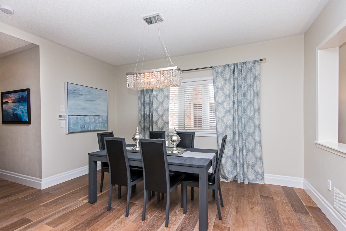 3346 Moses Way - Dining area with dining table