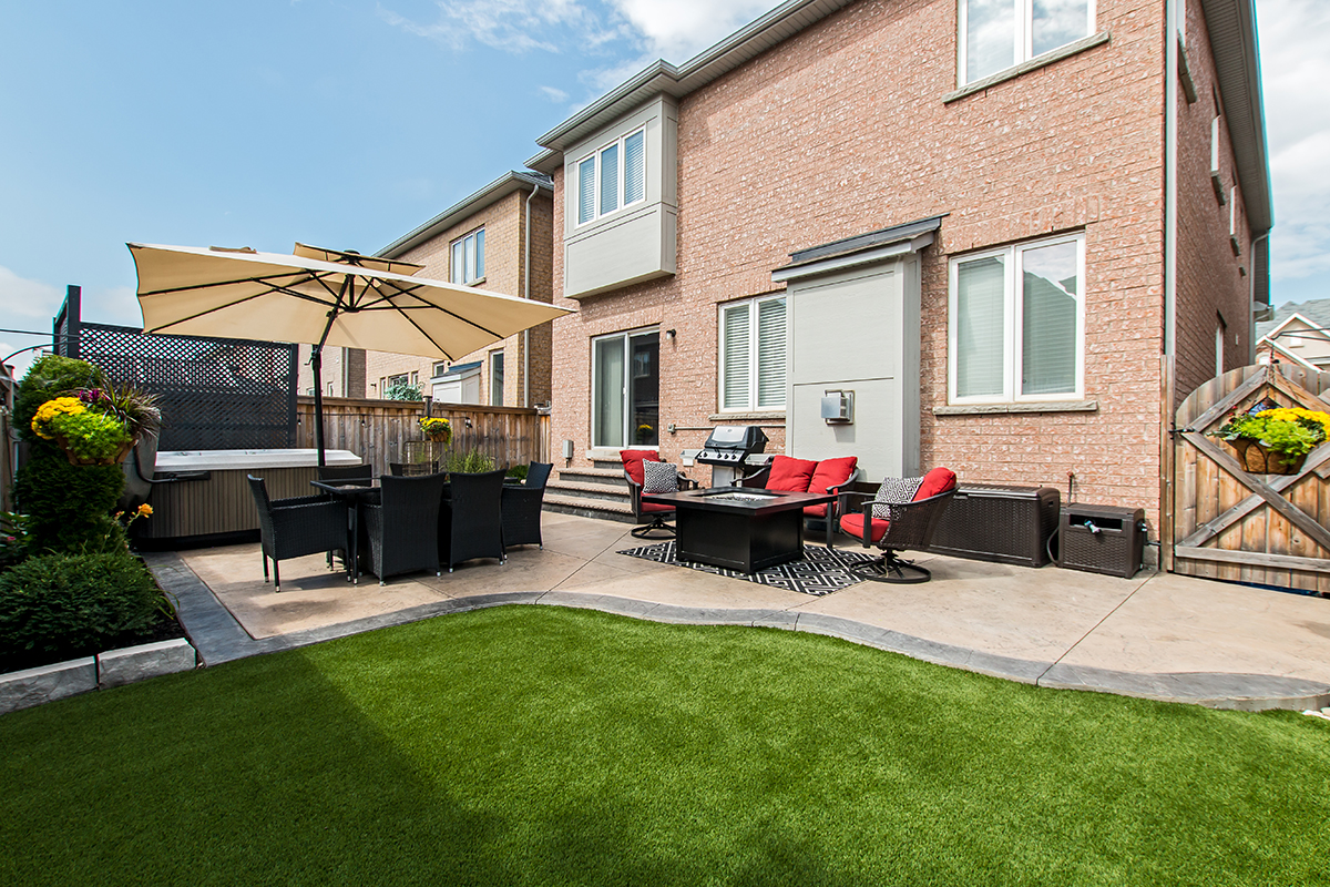 3346 Moses Way - Back yard tiled patio