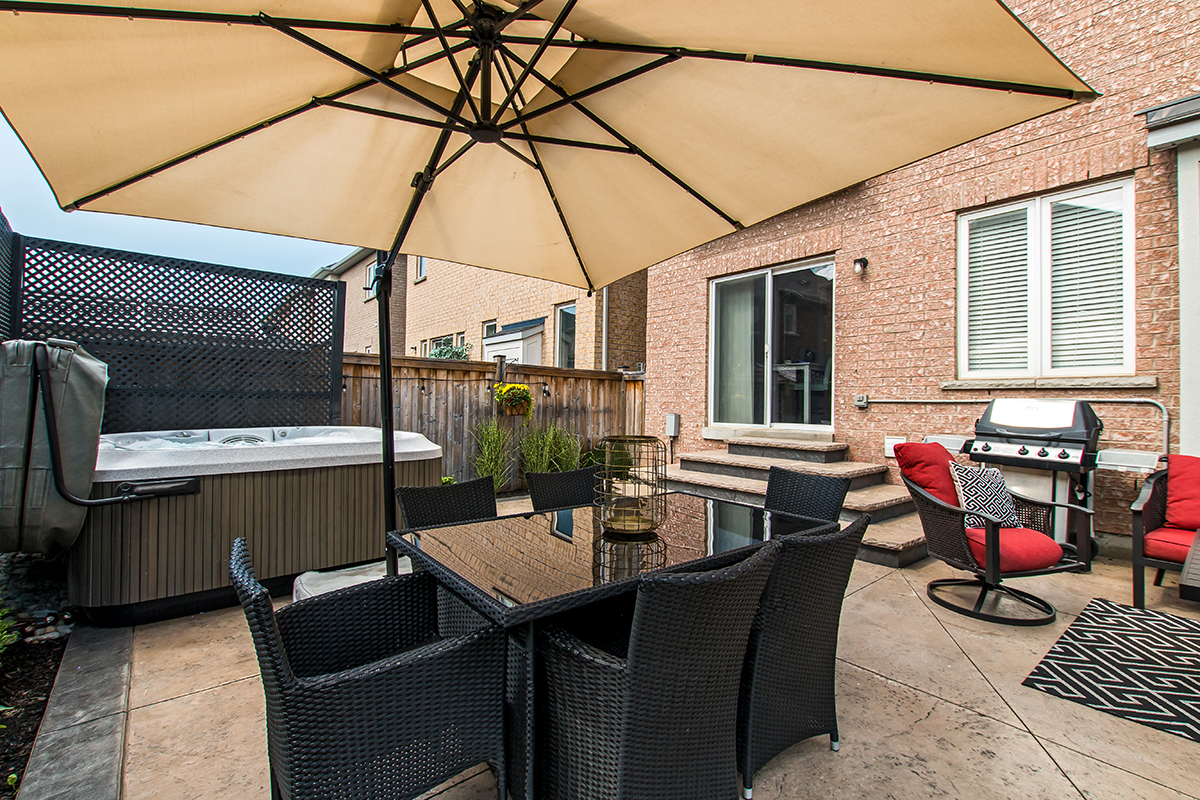 3346 Moses Way - Outdoor dining area with view to hot tub