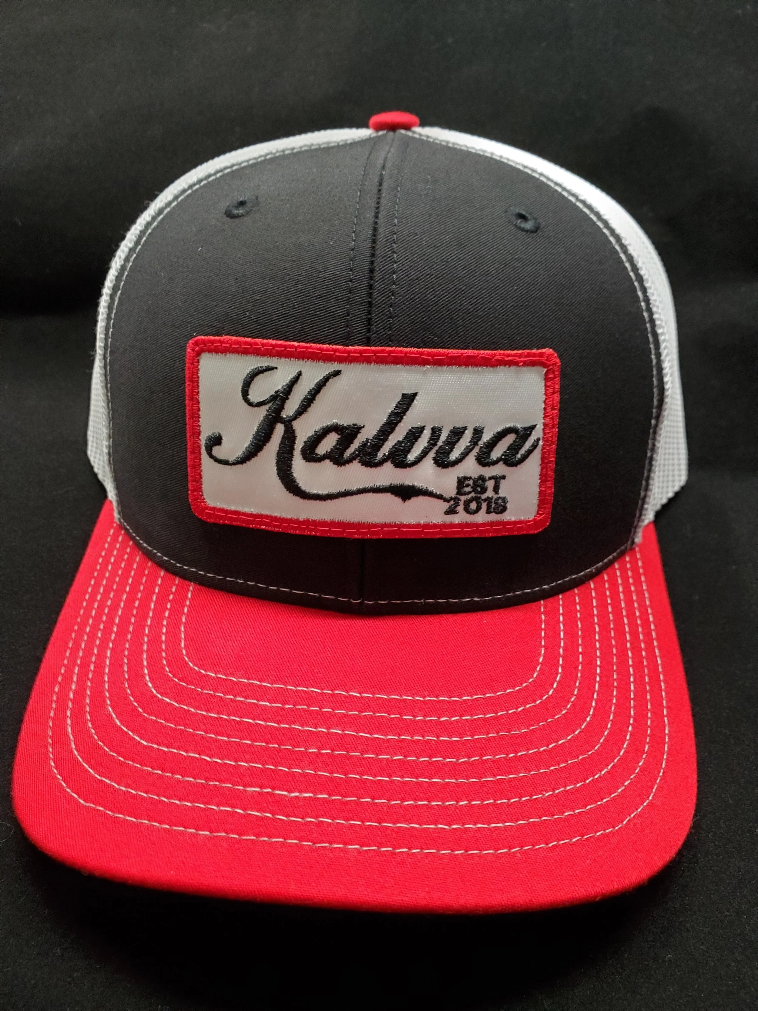 *EST 2018* Retro Snapback Red/Black/White