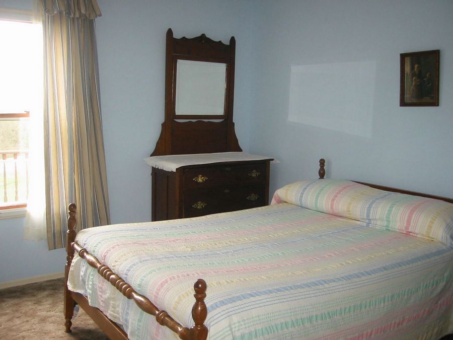 "Willy A" Second Bedroom
