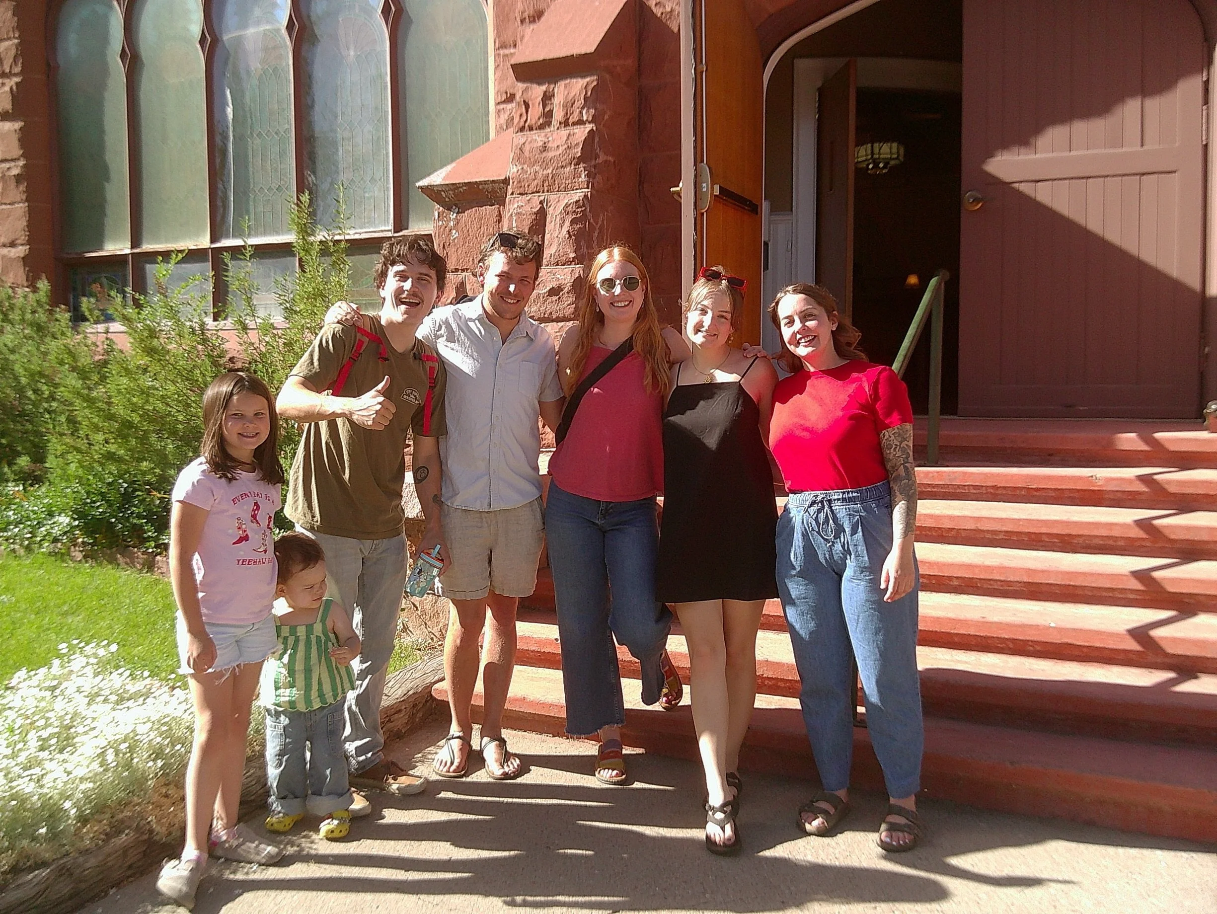 sunny sunday summer afternoons 🫱🏼&zwj;🫲🏾good people + a beautiful building 

want to hang outside &amp; help welcome people in on sunday afternoons? 

email olivia@flagstaffcommons.com to join our greeting + hospitality team ☀️