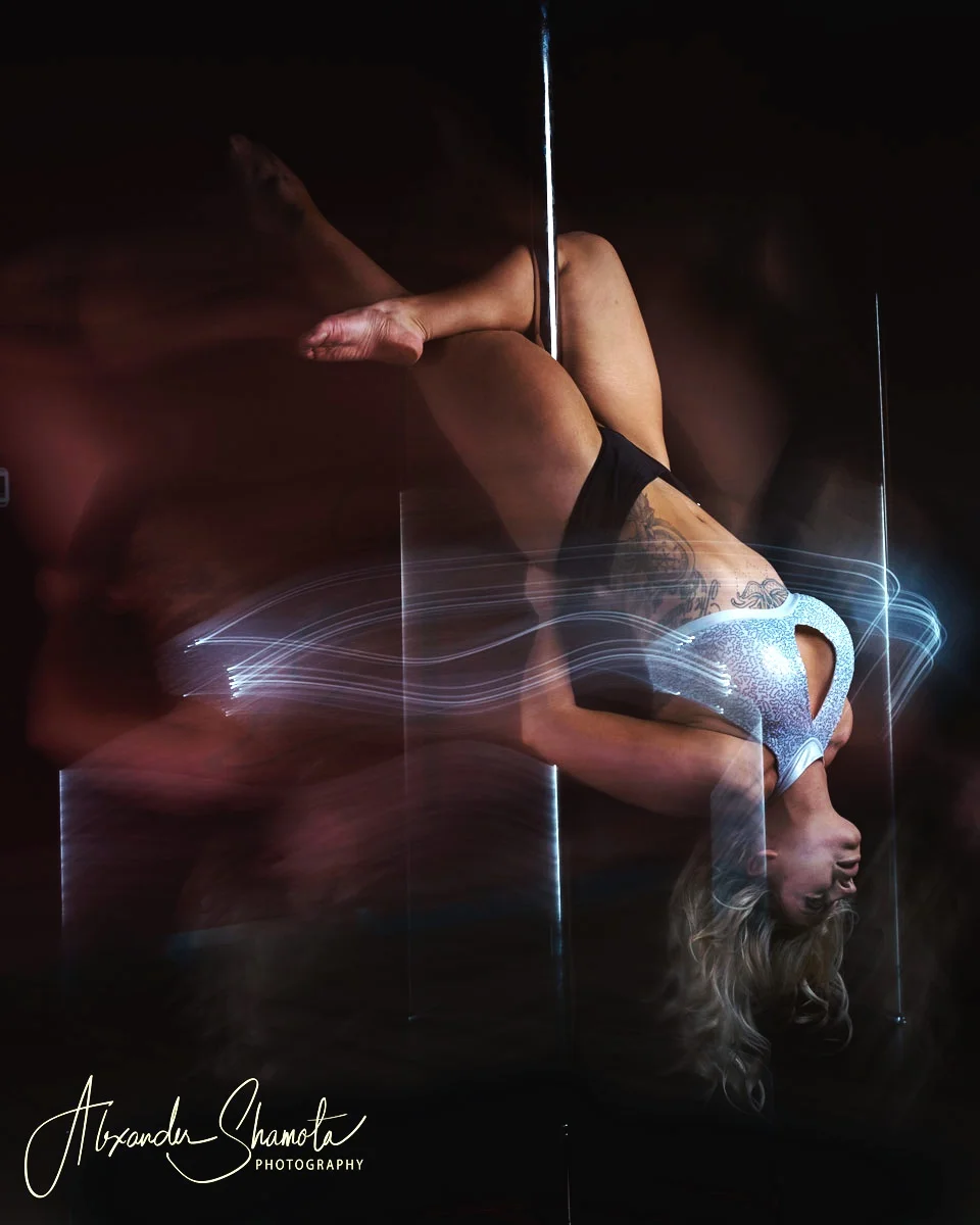 Fitness photo - pole dancing