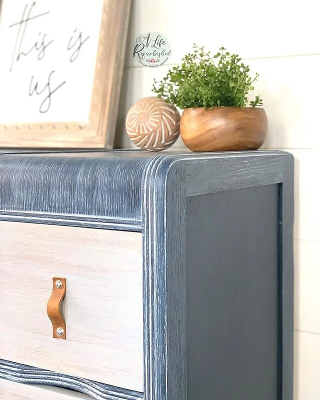 Sneak peek...
&bull;
&bull;
&bull;
&bull;
&bull;
&bull;
&bull;
#refurbishedfurniture #sneakpeek #aliferefurbished