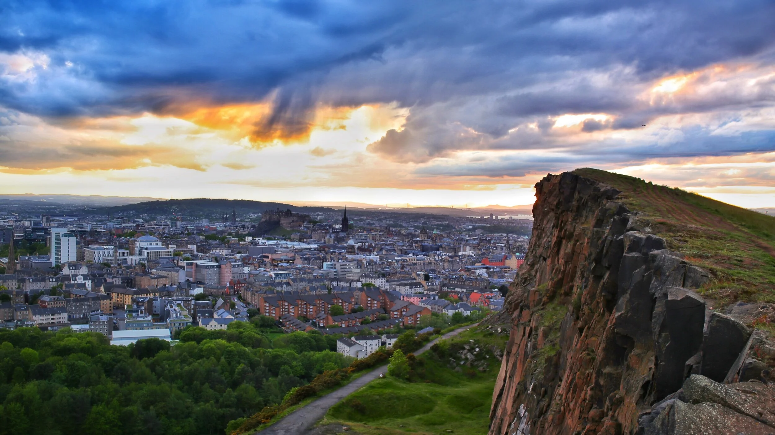 view of downtown Edinburgh from Queen’s Park
