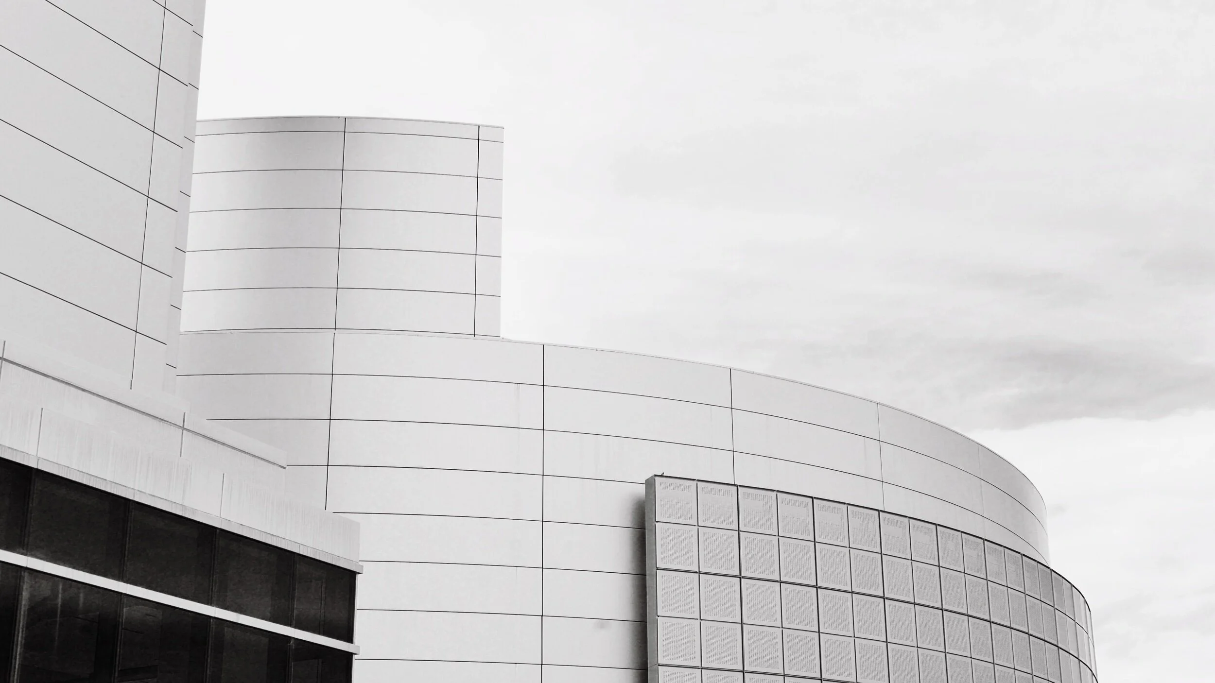 outside the Steven F Udvar-Hazy Center