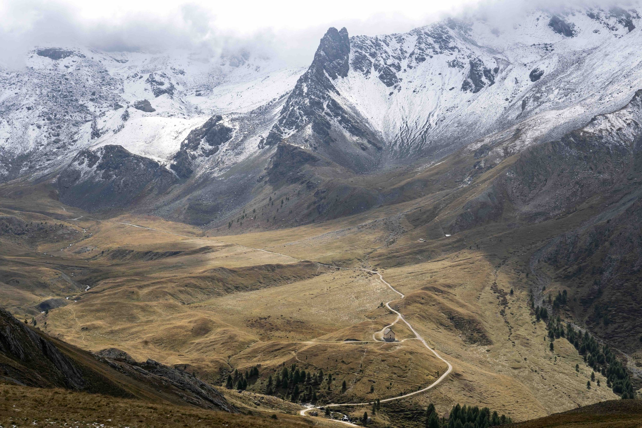 Le chemin dans la vallée