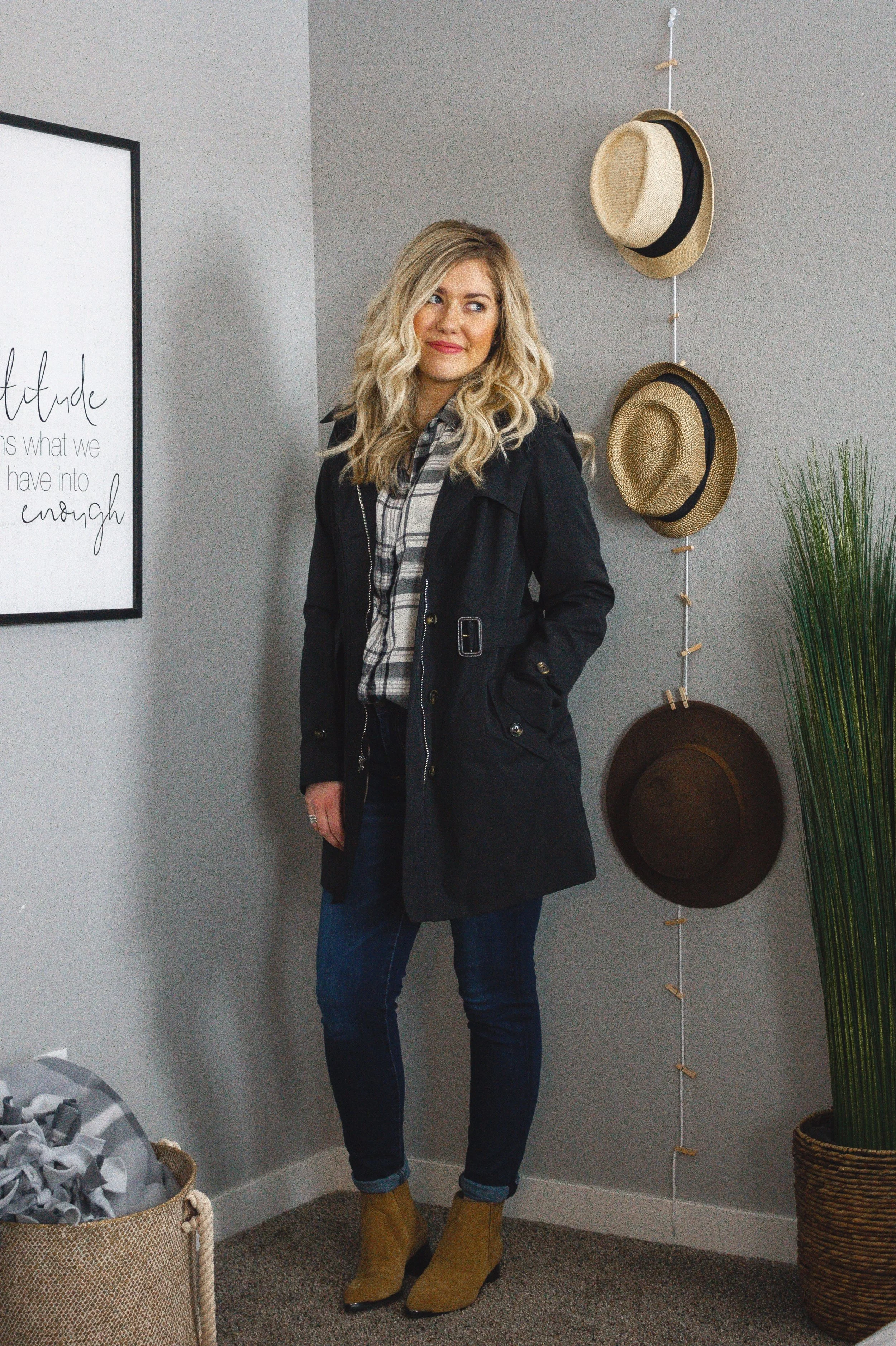 3 Ways to Style an Oversized Flannel + Jeans Outfit