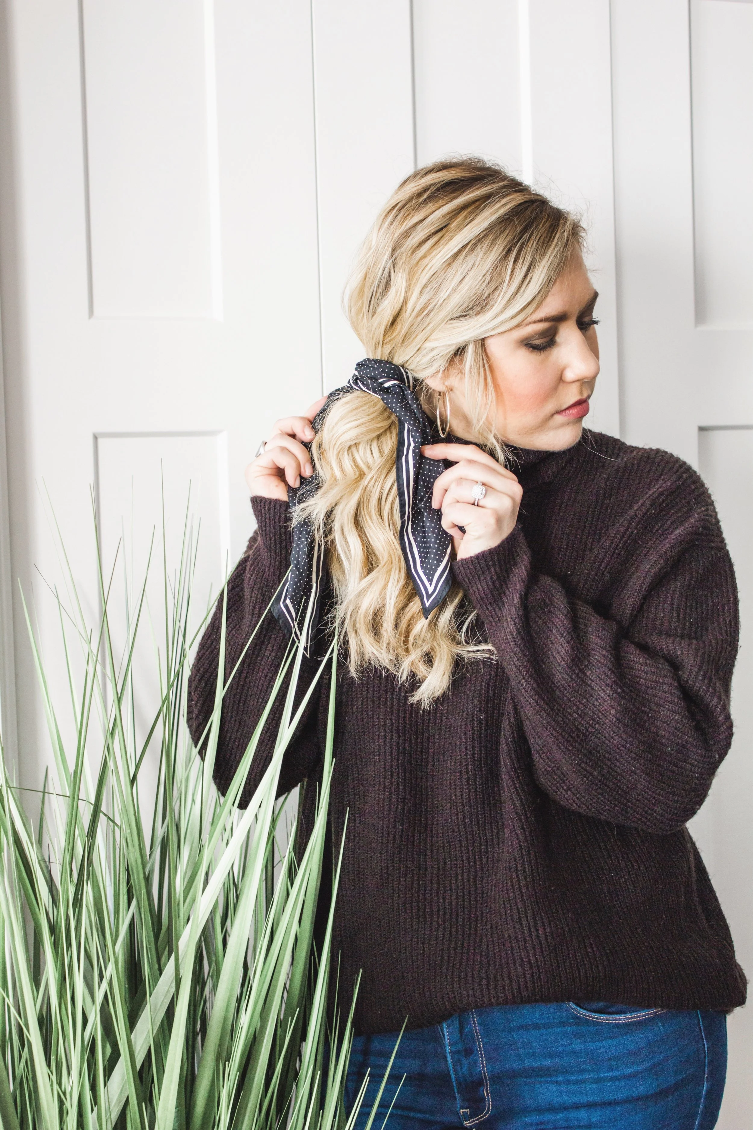 3-Ways-to-Tie-a-Silk-Scarf-in-Your-Hair-12.jpg