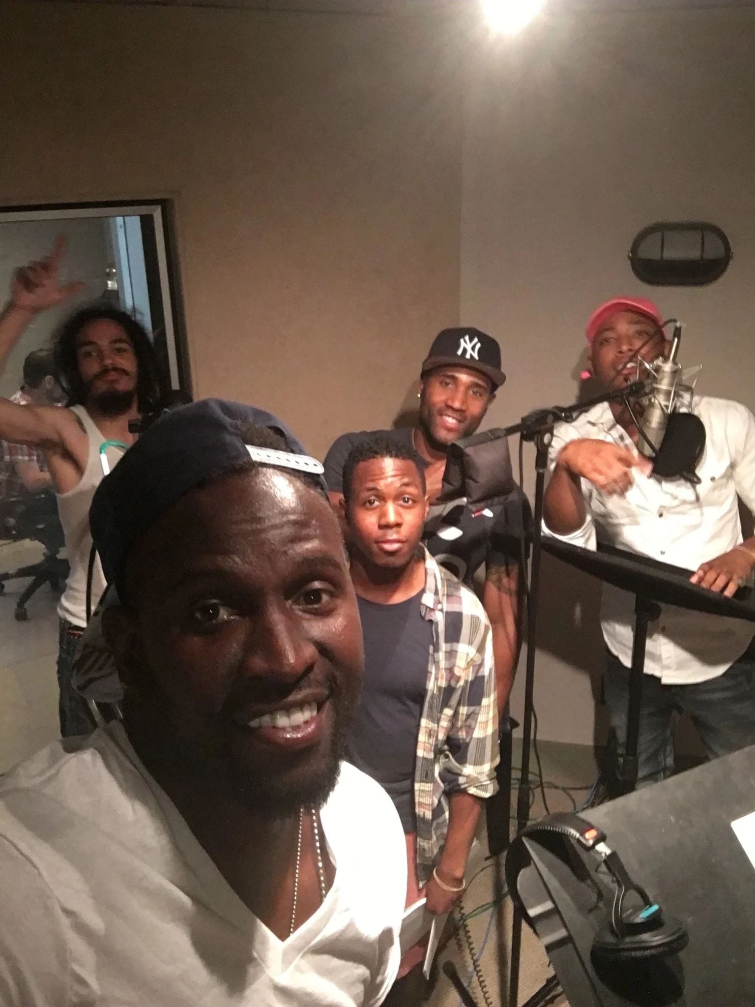 Anwan Glover and cast of String Music.