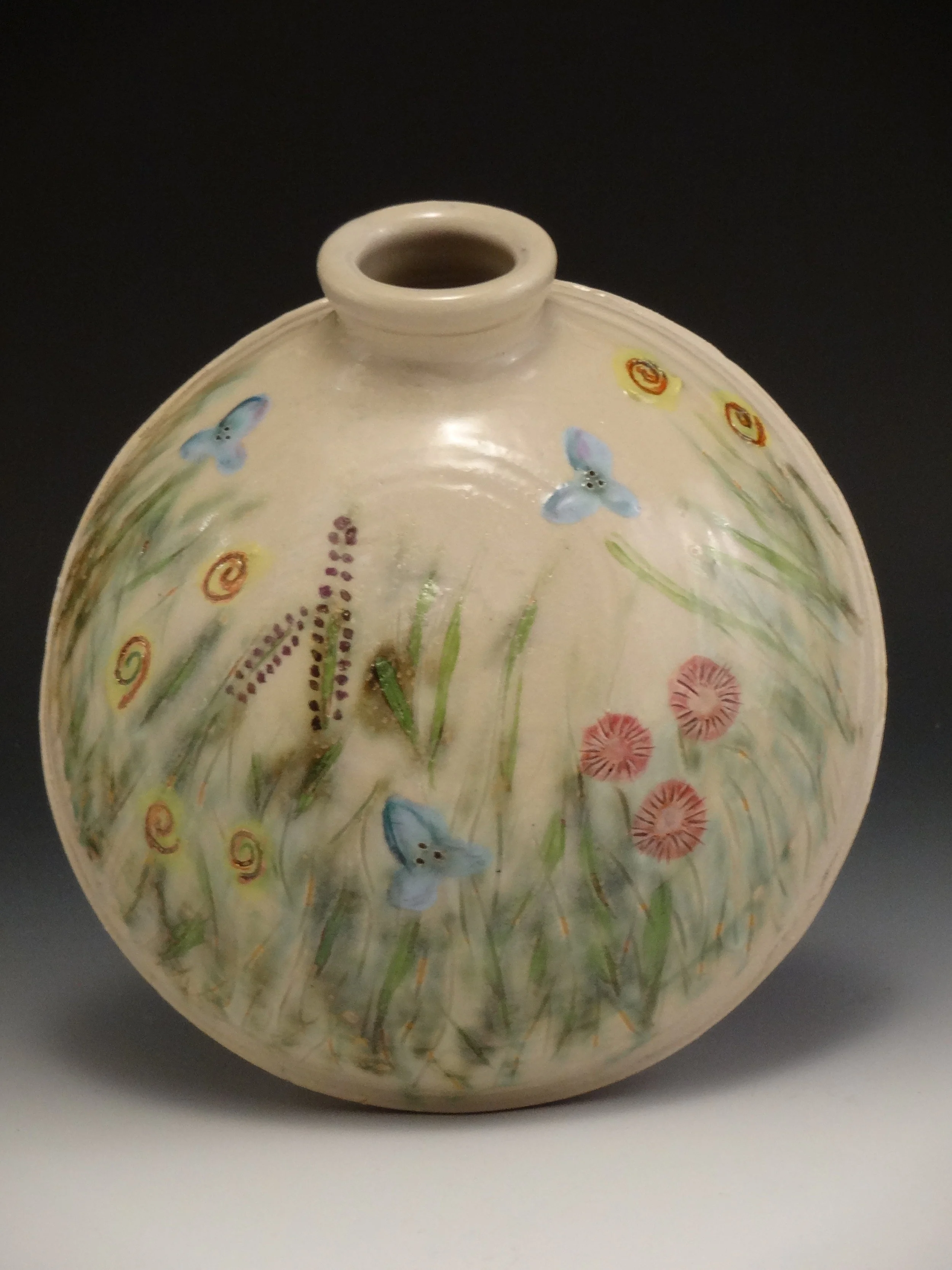 prairie wall vase with luster.JPG