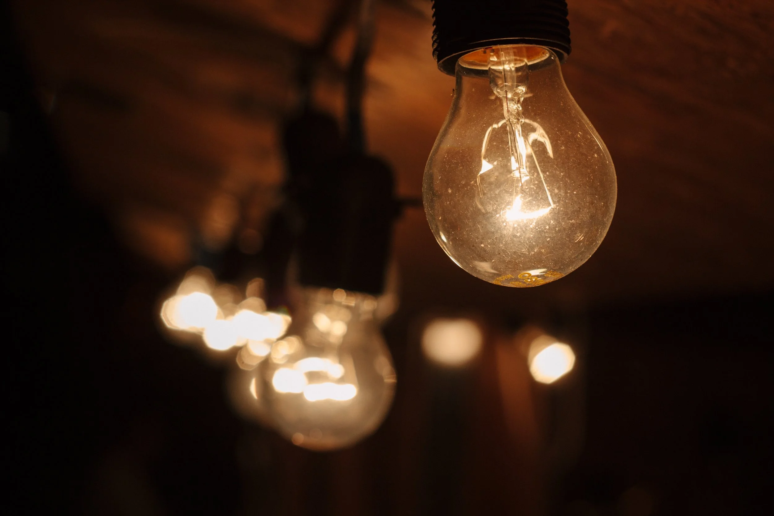 blur-bright-bulb-131023.jpg