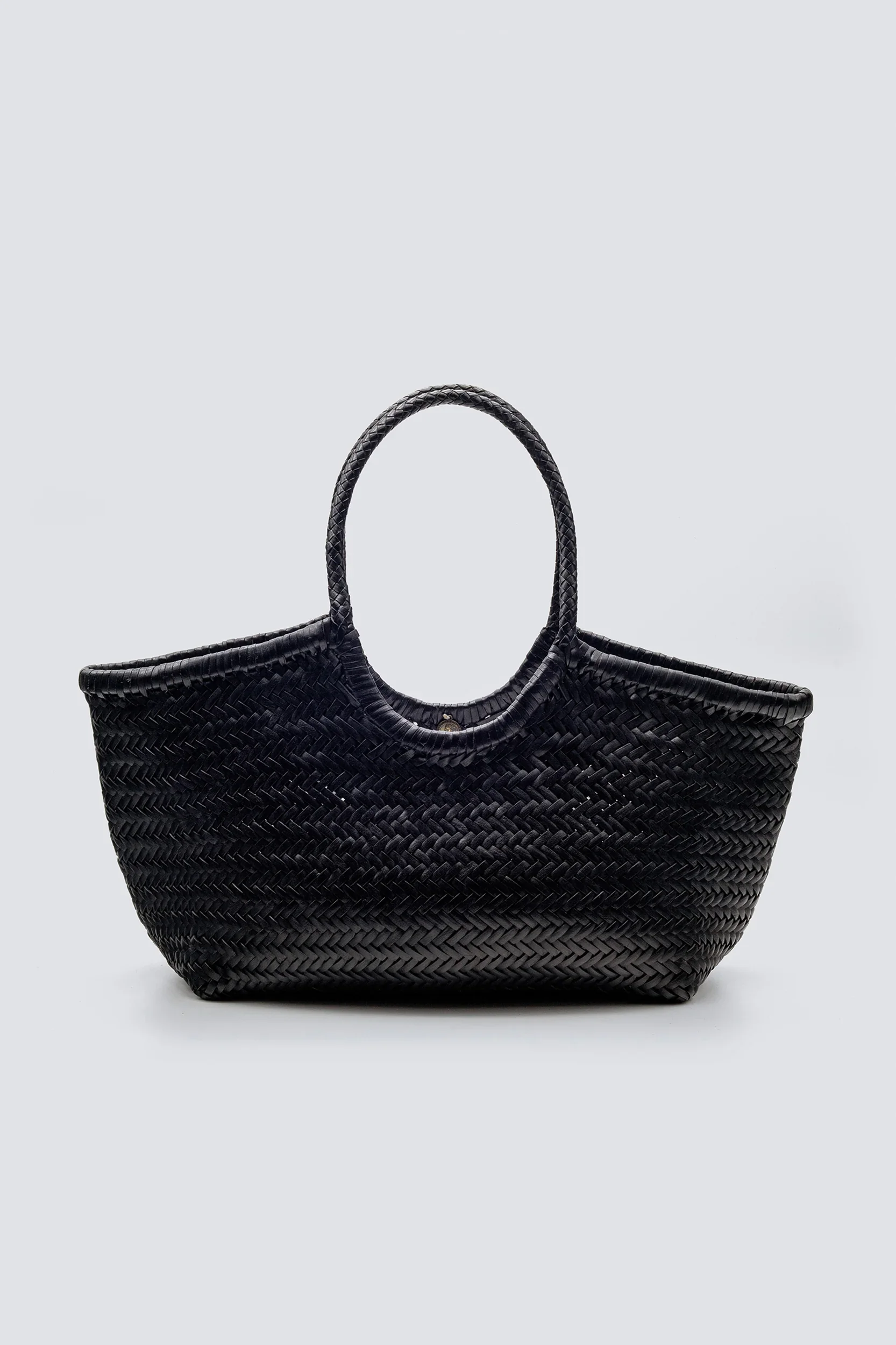 0180___200909_DragonBags_Packshot_NantucketBasketBig_Black_008___0180 (1).webp