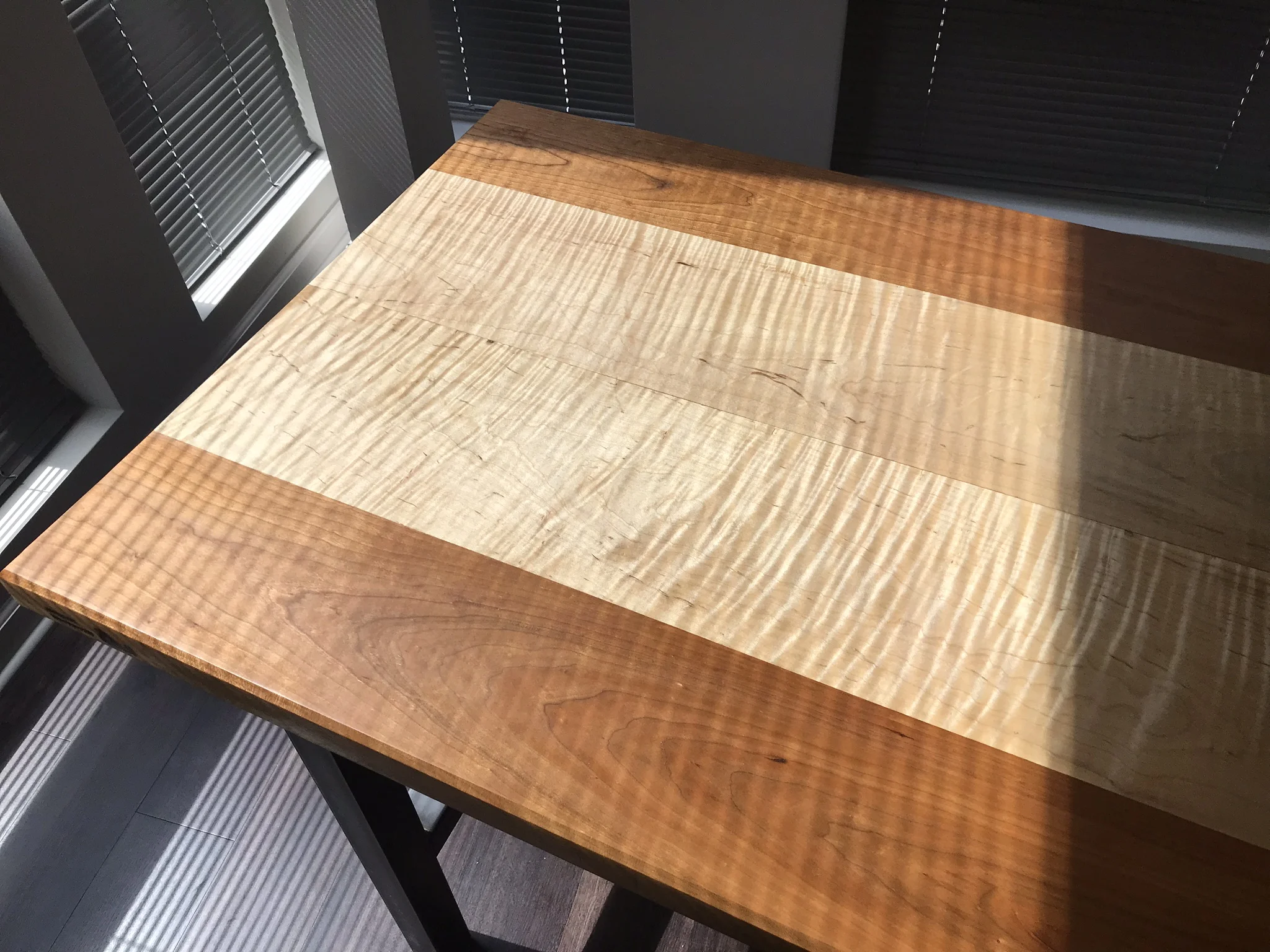 CurlyMaple_Cherry_DiningTable_FigureTop.jpg