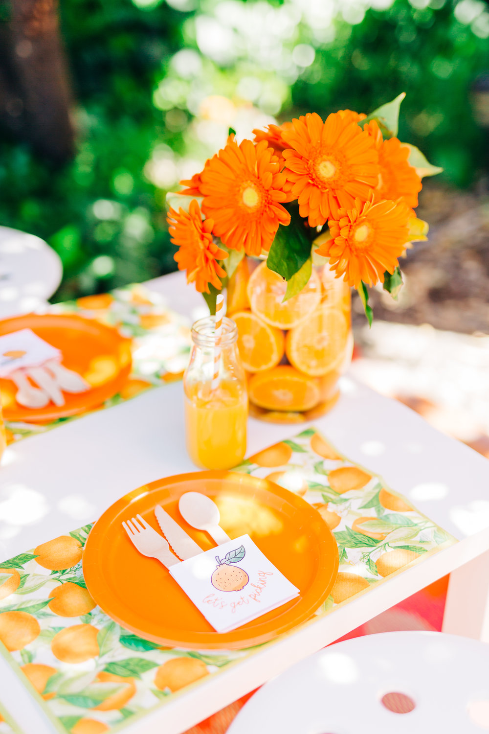 Orange picking party table setting. Citrus birthday party 9.jpg