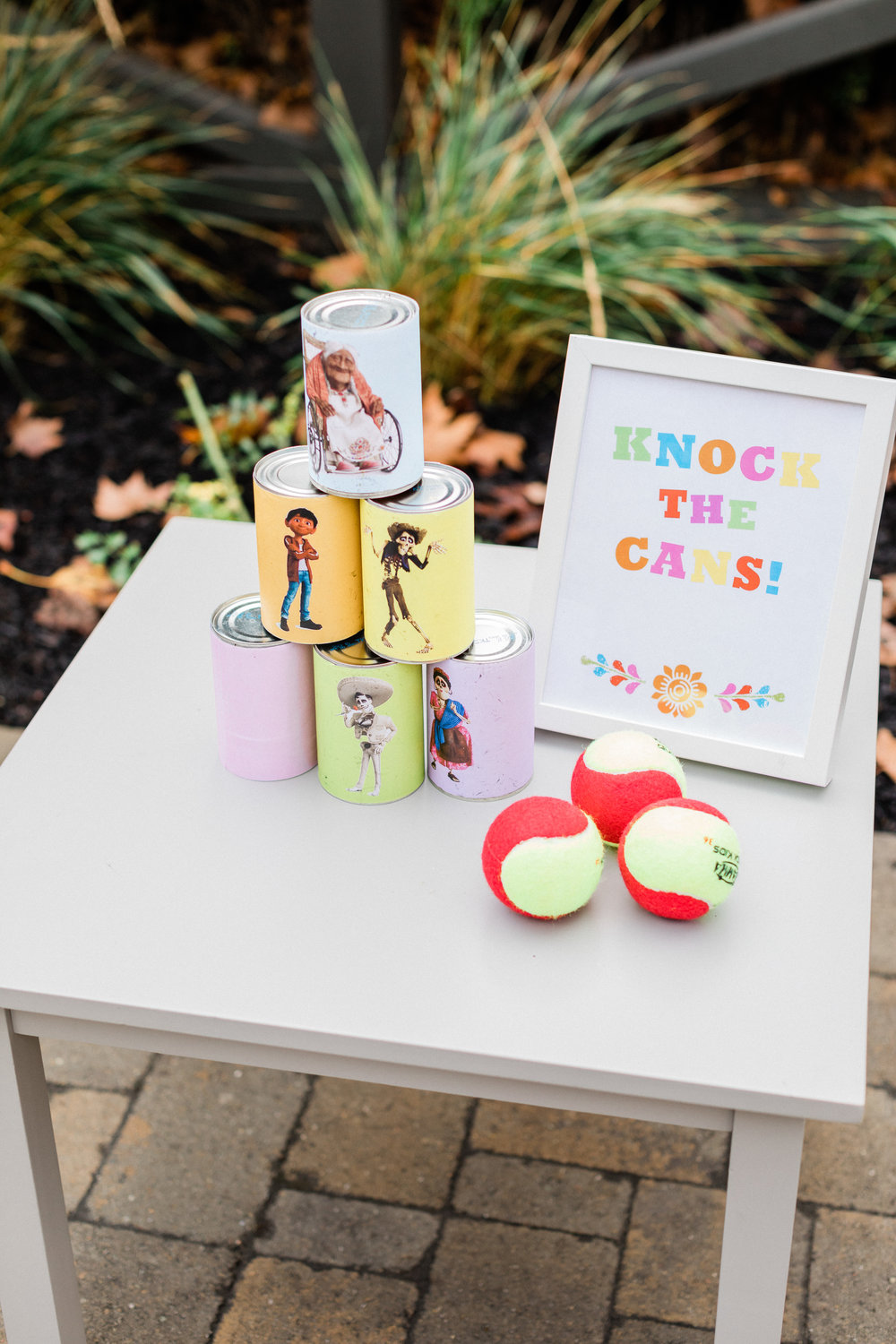 Disney Coco inspired printable signs for your this gorgeous party. Download them for free3.jpg