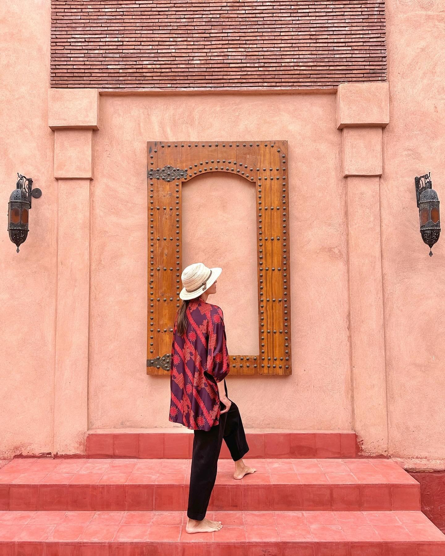 Transport yourself to the vibrant hues of Morocco with Oasi 🌅 

Embrace the warmth of the desert sun and immerse yourself in the rich, fiery tones of Moroccan landscapes🔥 #OasiKimono #MoroccanInspiration

.
.
.
.
.
.
.
.
.
#originofhearts #ooh #fes