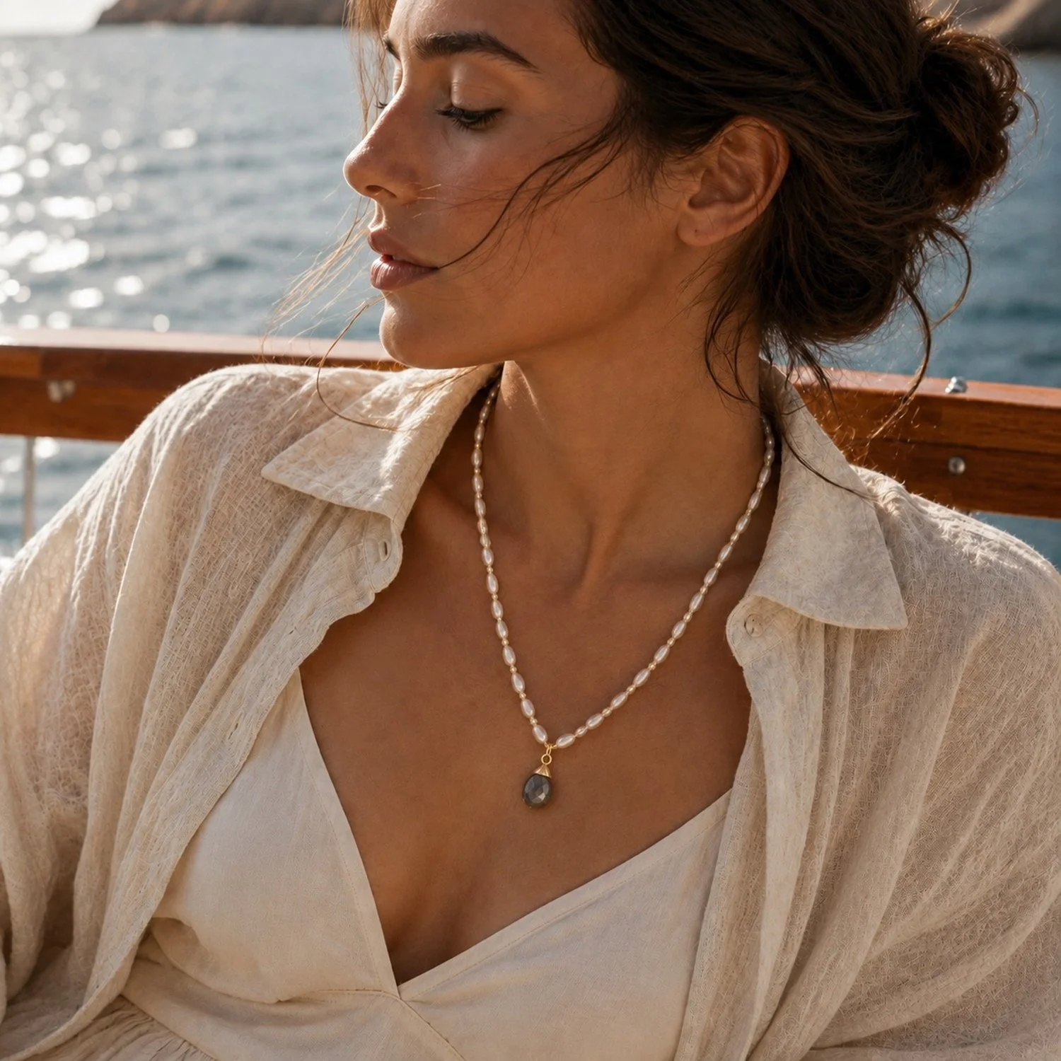 necklace_lifestyle_1500x1500_under_1mb.jpg