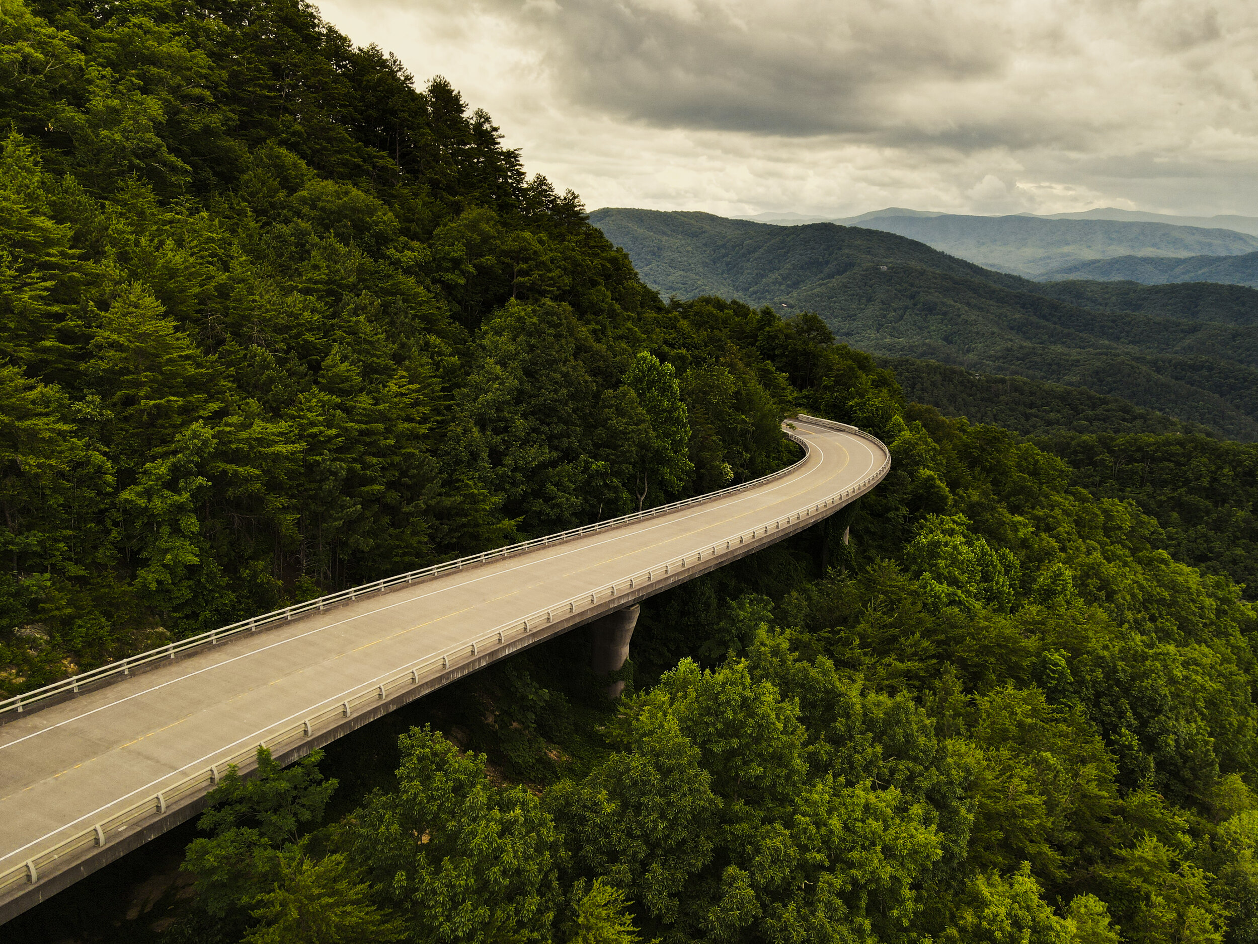 Foothills Pkwy by Timothy Leach .jpg