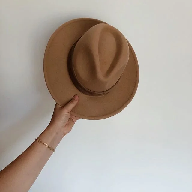 〰️ Hats off to 2019. ⠀⠀⠀⠀⠀⠀⠀⠀⠀
The year I left my career of 10 years and went back to uni to undertake a masters of sustainability. ⠀⠀⠀⠀⠀⠀⠀⠀⠀
I originally started this account as a creative outlet and to meet like minded individuals with similar pass