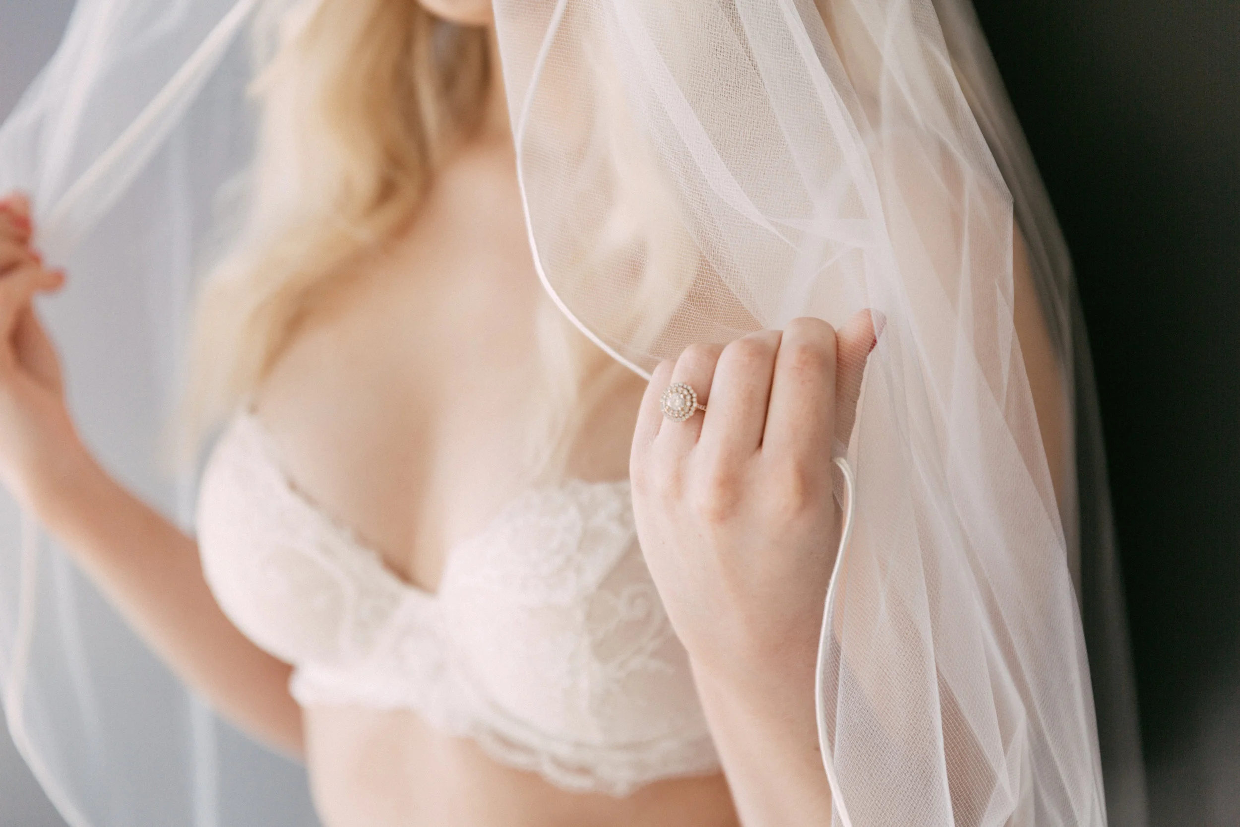 5 things to bring with you to your boudoir session