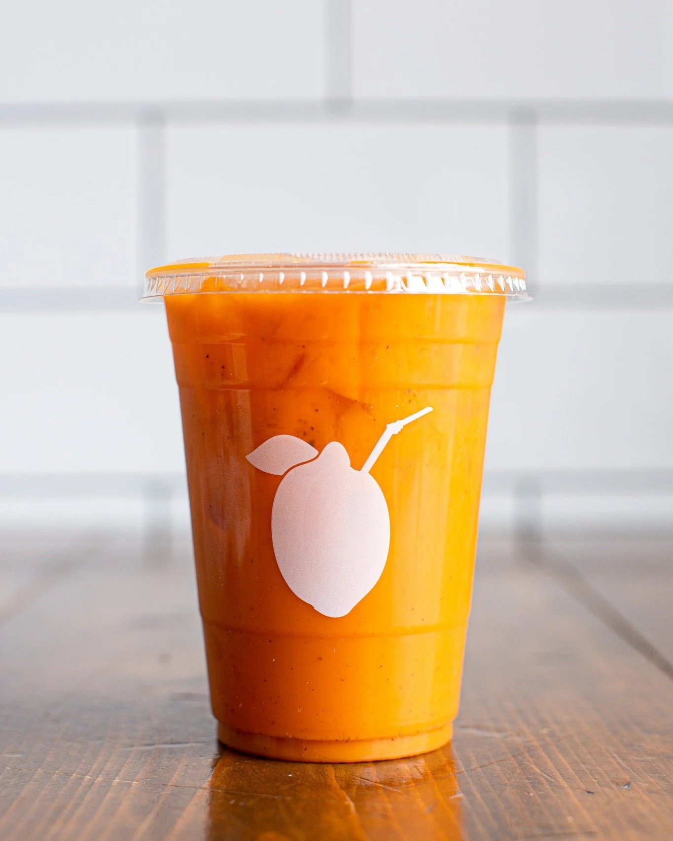 Thai Iced Tea kind of afternoon 🧡  Because coffee isn&rsquo;t always the mood. 

Your perfect midday energy boost is waiting for you at NUYU Juice Bar! ✨ 

#vegan #thaiicedtea #rethinkyourdrink #nuyujuicebar #yakimawa