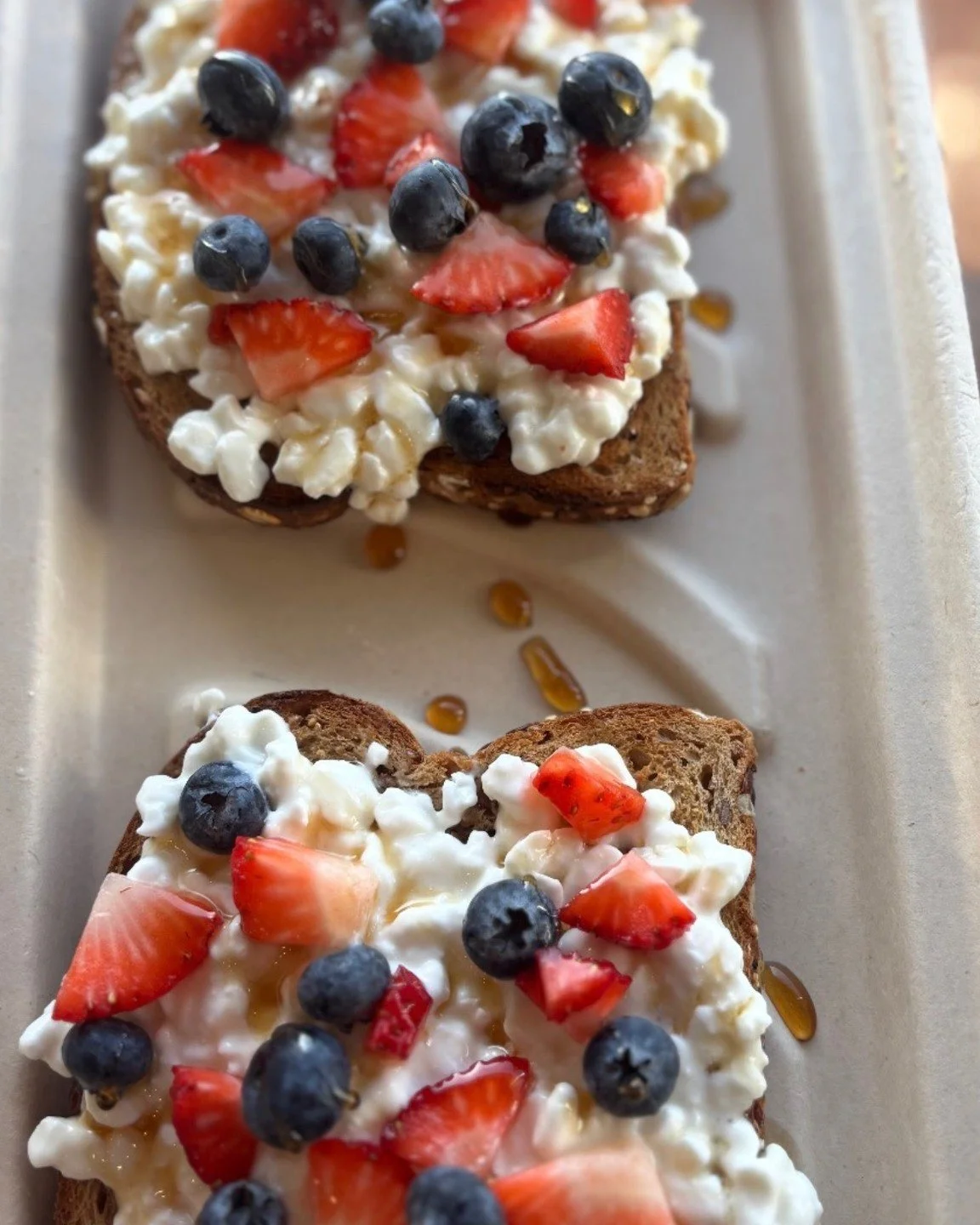 Spring means fresh berries 🌷

Our Mapleberry Cottage Toast brings simple nourishment to the table - creamy cottage cheese + vibrant berries for a balance that supports your body, from steady energy to gut health, all rooted in real, whole ingredient