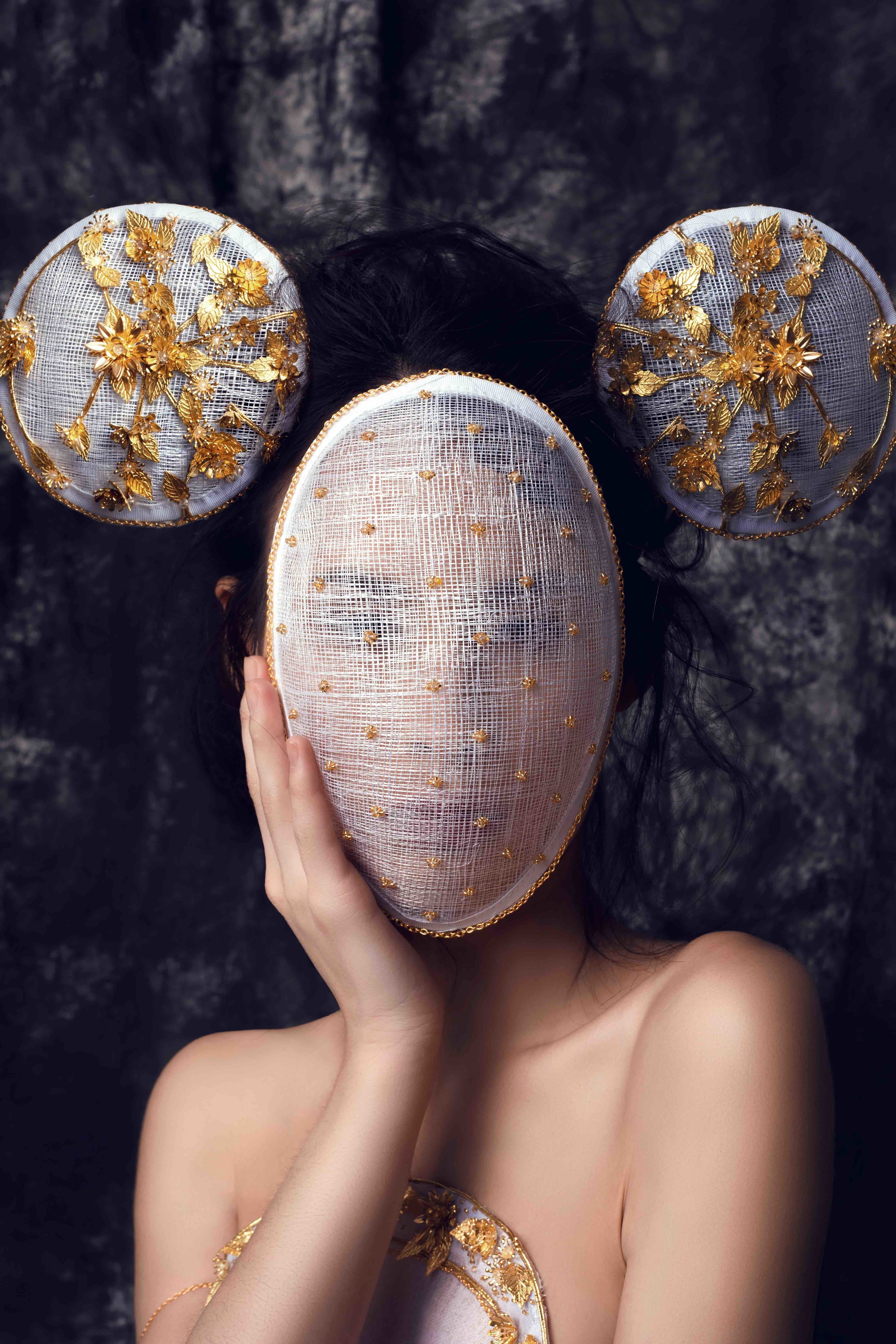 Hélène Siwan Leclerc - Unmasked