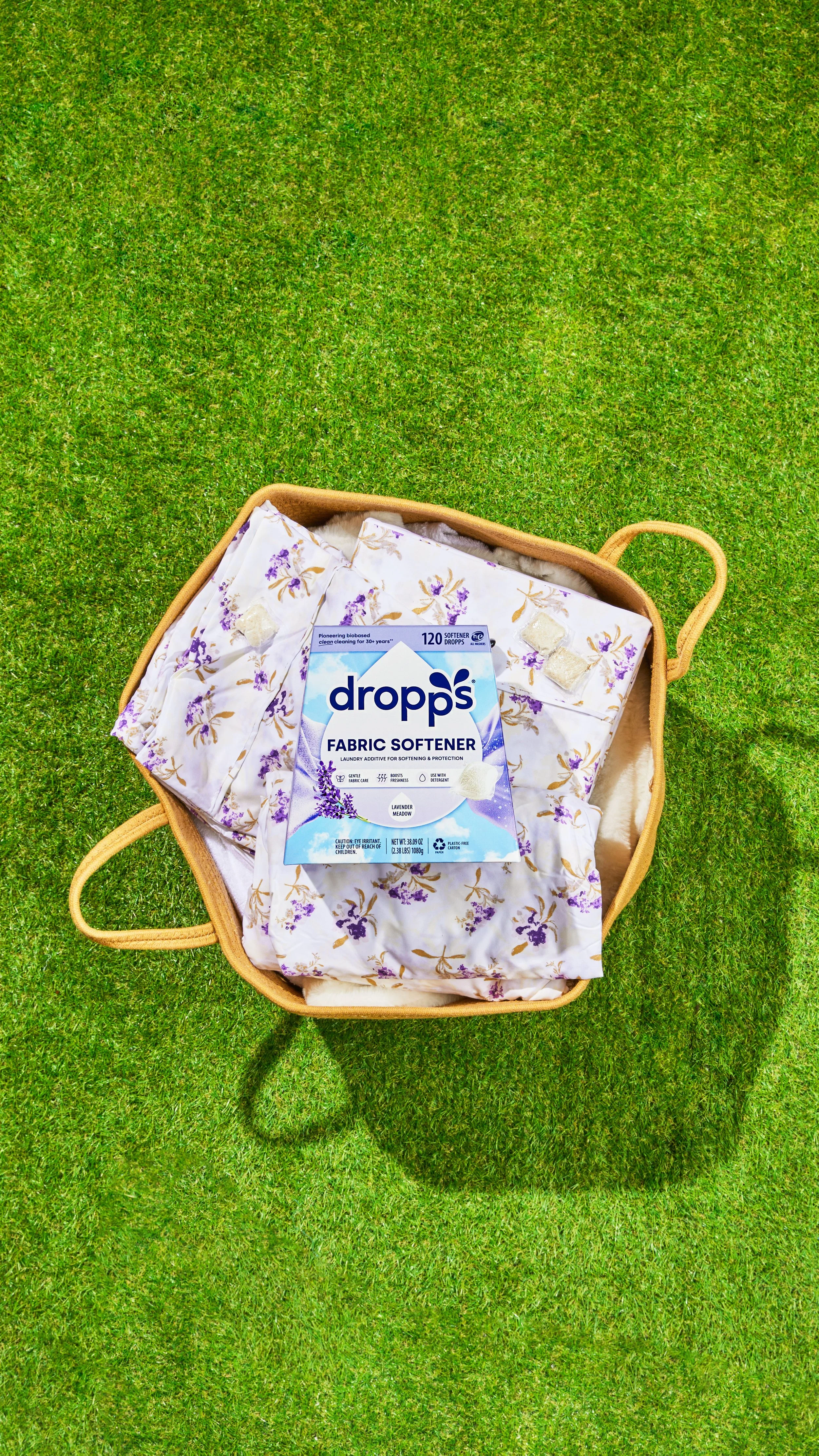 Fabric_Softener_Lavender_sheets_basket_grass.jpg
