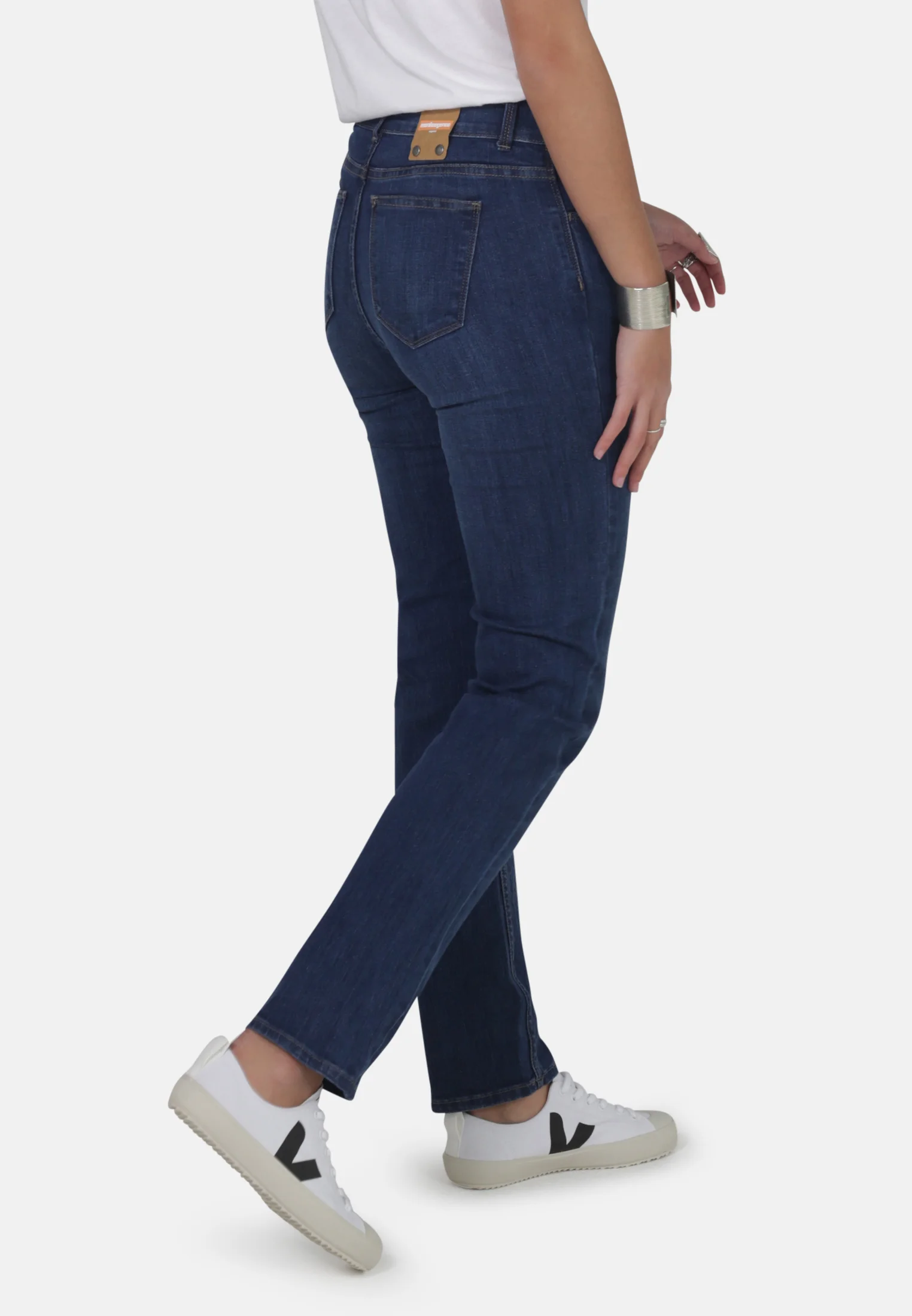 MONKEEGENES_MGO10SD_EMILYDARK_CROPBACK2.jpg
