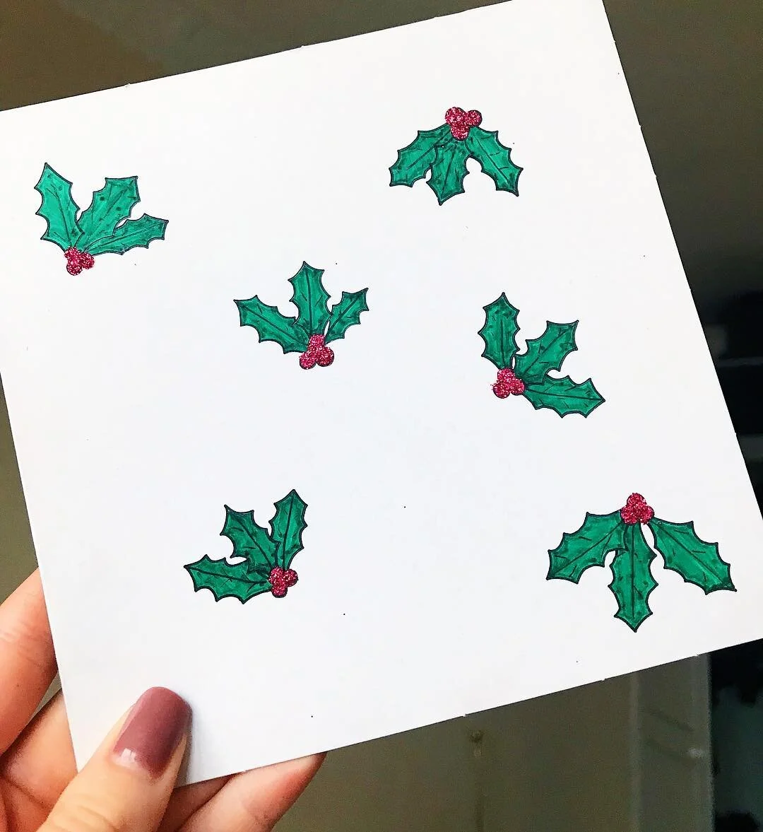 Twinkle twinkle
&bull;
#art #crafts #xmas #christmas #christmascard #xmascard #holly #sharpie #penart #glitter #holidays #drawing #🎄