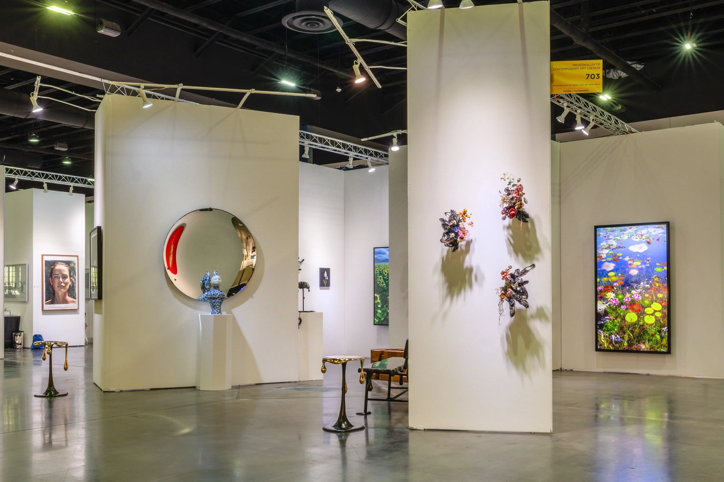 ArtPalmBeach2026-Booth Shot-Priveekollektie-Kim Zuccaro-HR-8.JPG