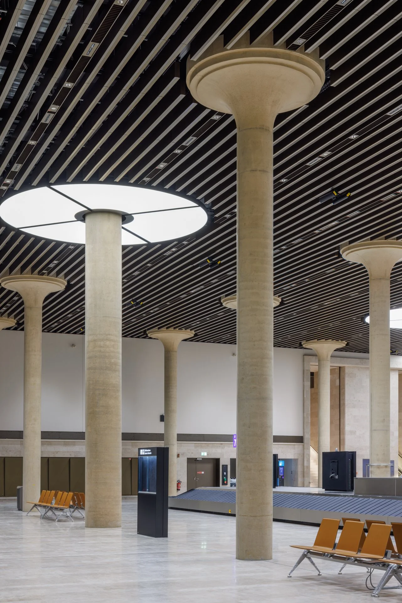 Mäckler Architekten / CHM Airport, Terminal 3 Flughafen Frankfurt