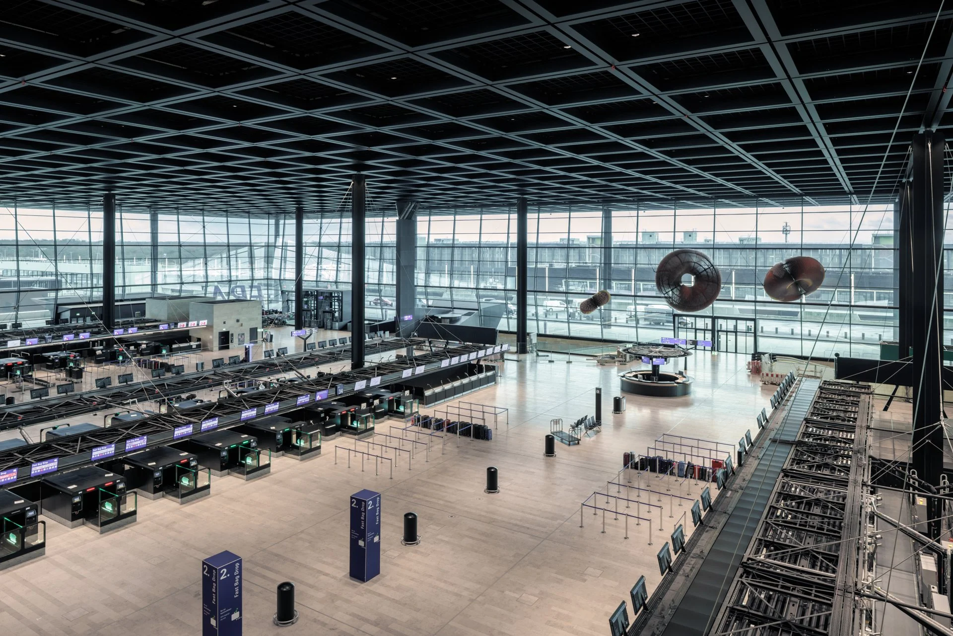 Mäckler Architekten / CHM Airport, Terminal 3 Flughafen Frankfurt