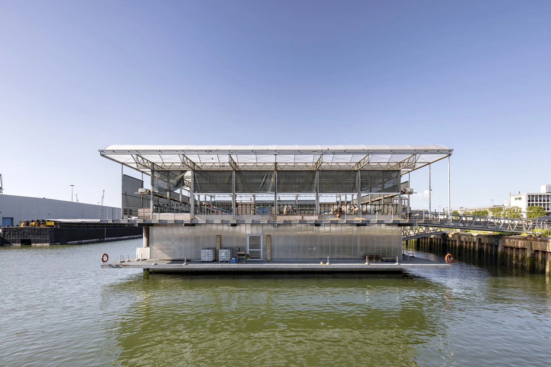 Rotterdam / floating farm