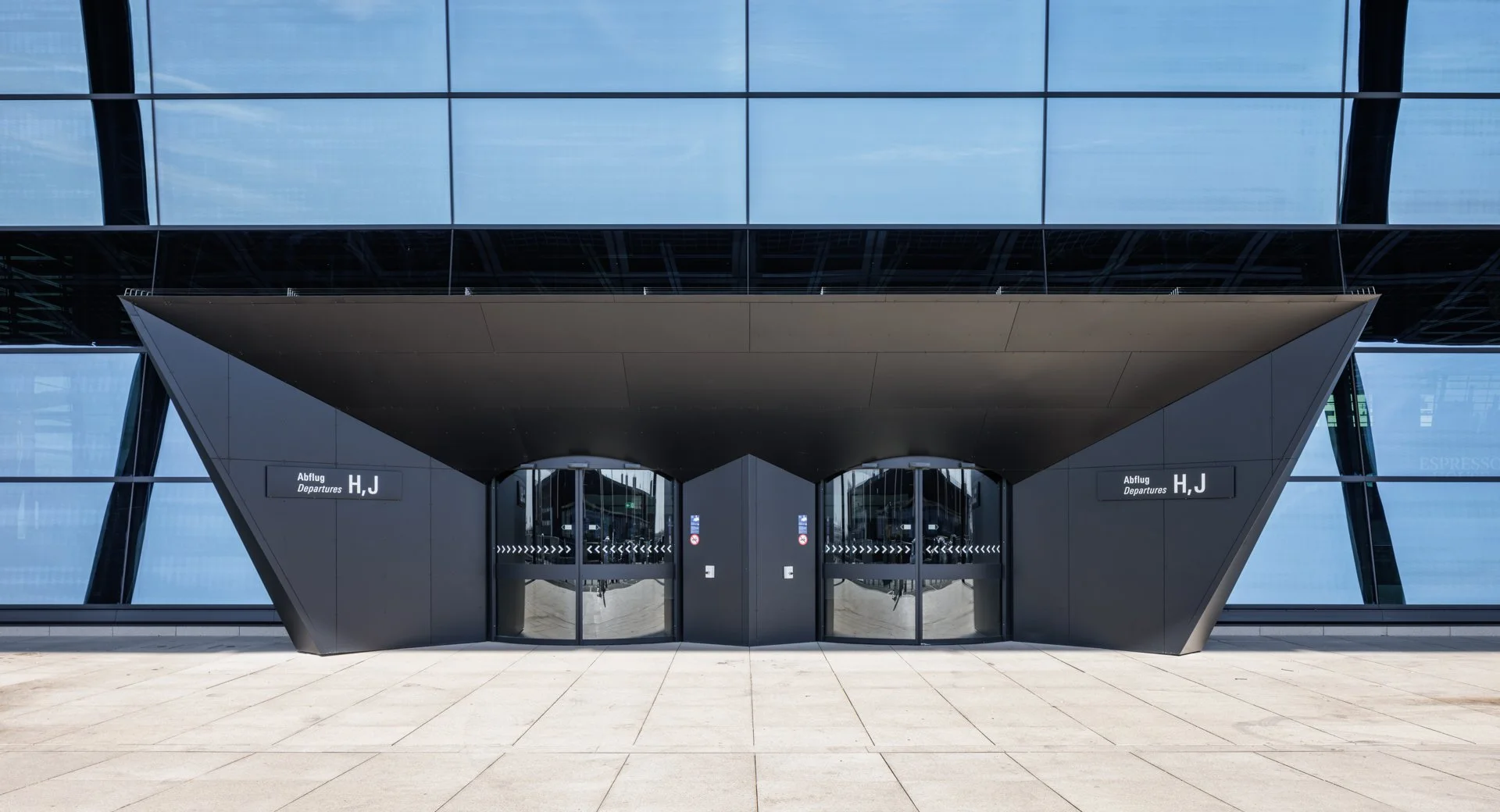 Mäckler Architekten / CHM Airport, Terminal 3 Flughafen Frankfurt