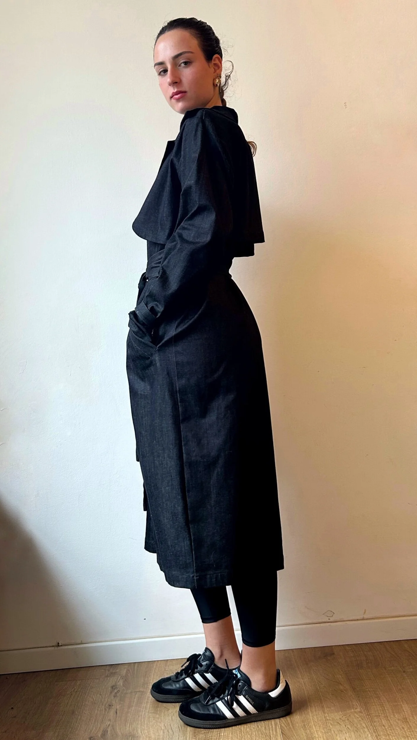 C96CFB81-7C81-4D9B-B54D-84697DADE3E2