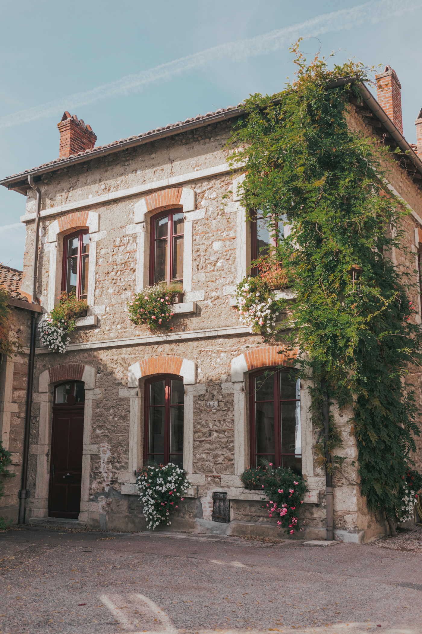 Perouges France Medieval Town - Everything you need to know before visiting this #SmallFrenchVillage on a day trip from Lyon