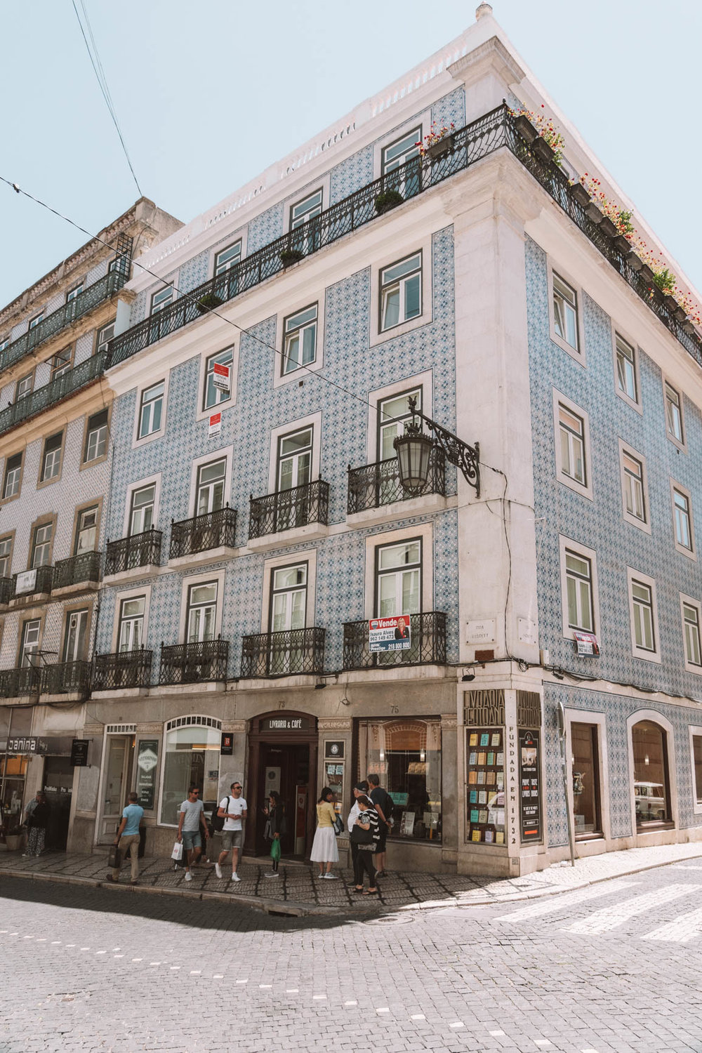2 -3  Days itinerary - Things to do in Lisbon and your complete guide - Explore Baixa and Chiado #Lisbon #Portugal