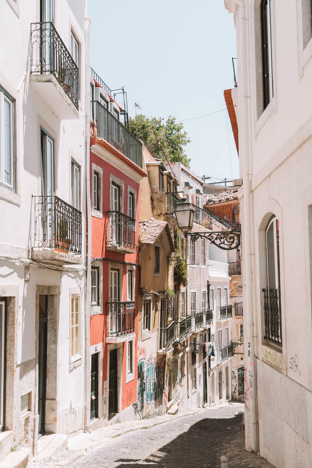 2 -3 Days Itinerary in Lisbon Portugal - Everything you need to know including where to eat, where to stay, and fun things to do in #Lisbon #Portugal