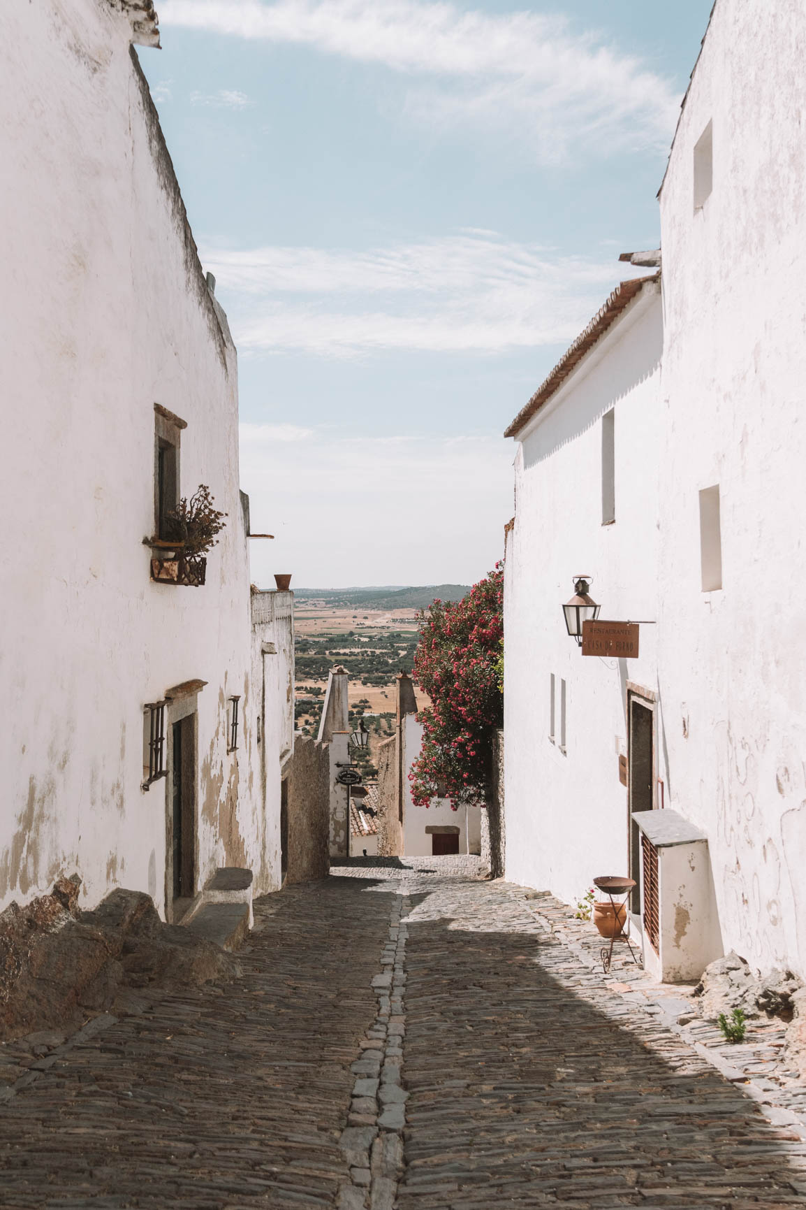 Monsaraz Village Alentejo - Exploring Portugal on a road trip #Europe #Portugal